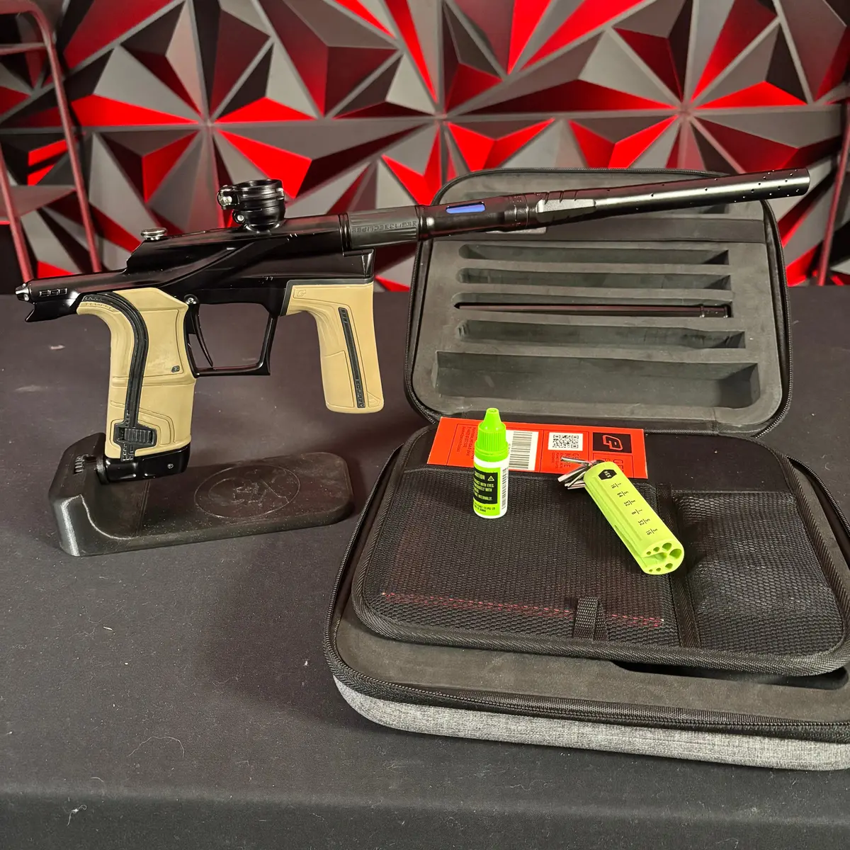 Used Planet Eclipse Lv2 Paintball Gun - Midnight /W Fde Grips 1