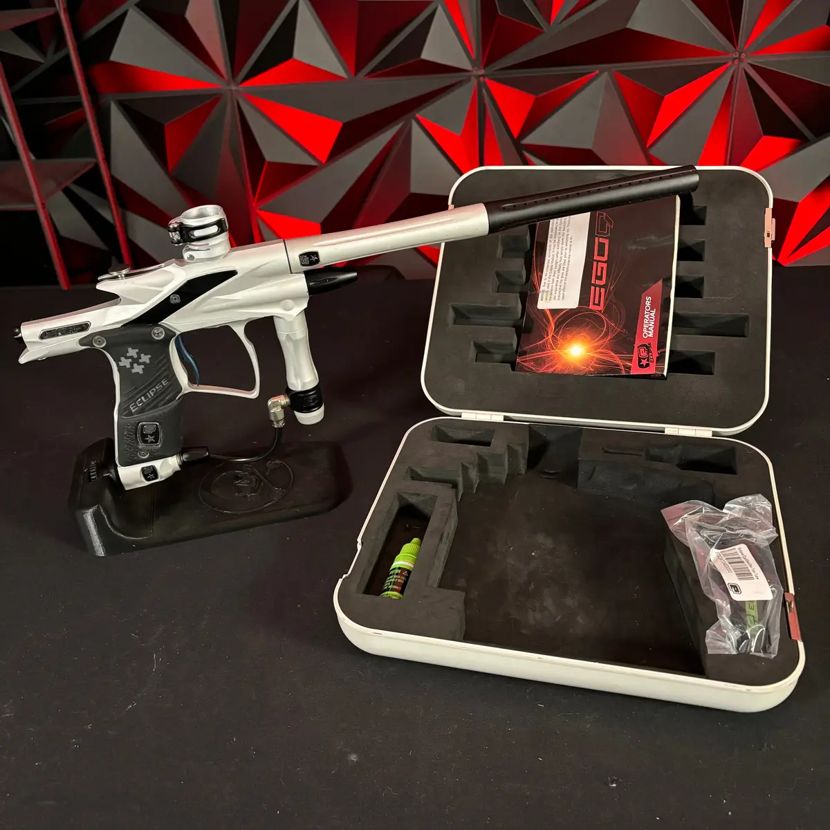 Used Planet Eclipse Ego 09 Paintball Gun - White/Black 1