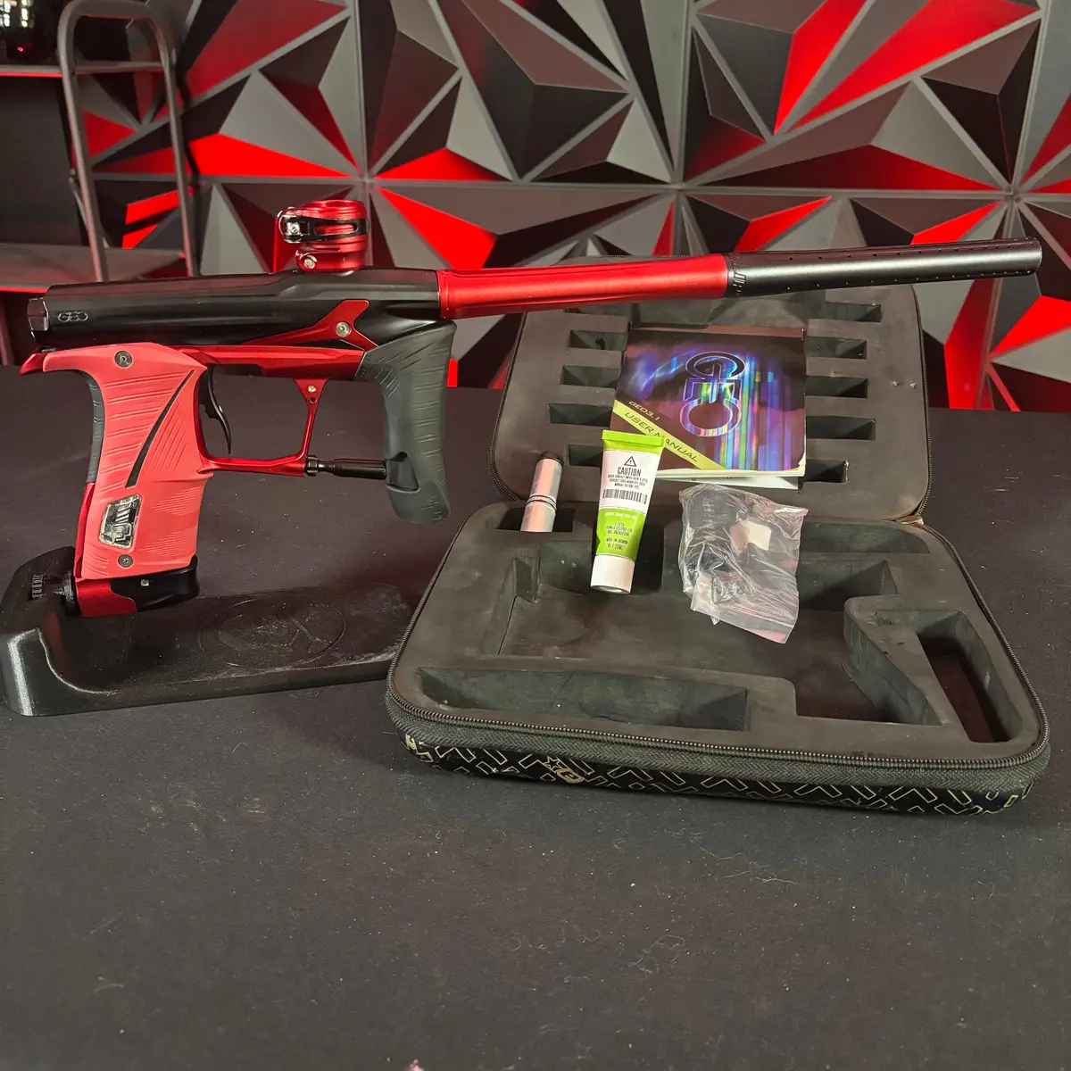 Used Planet Eclipse Geo 3.1 Paintball Gun - Black/Red W/ Iv Core 1