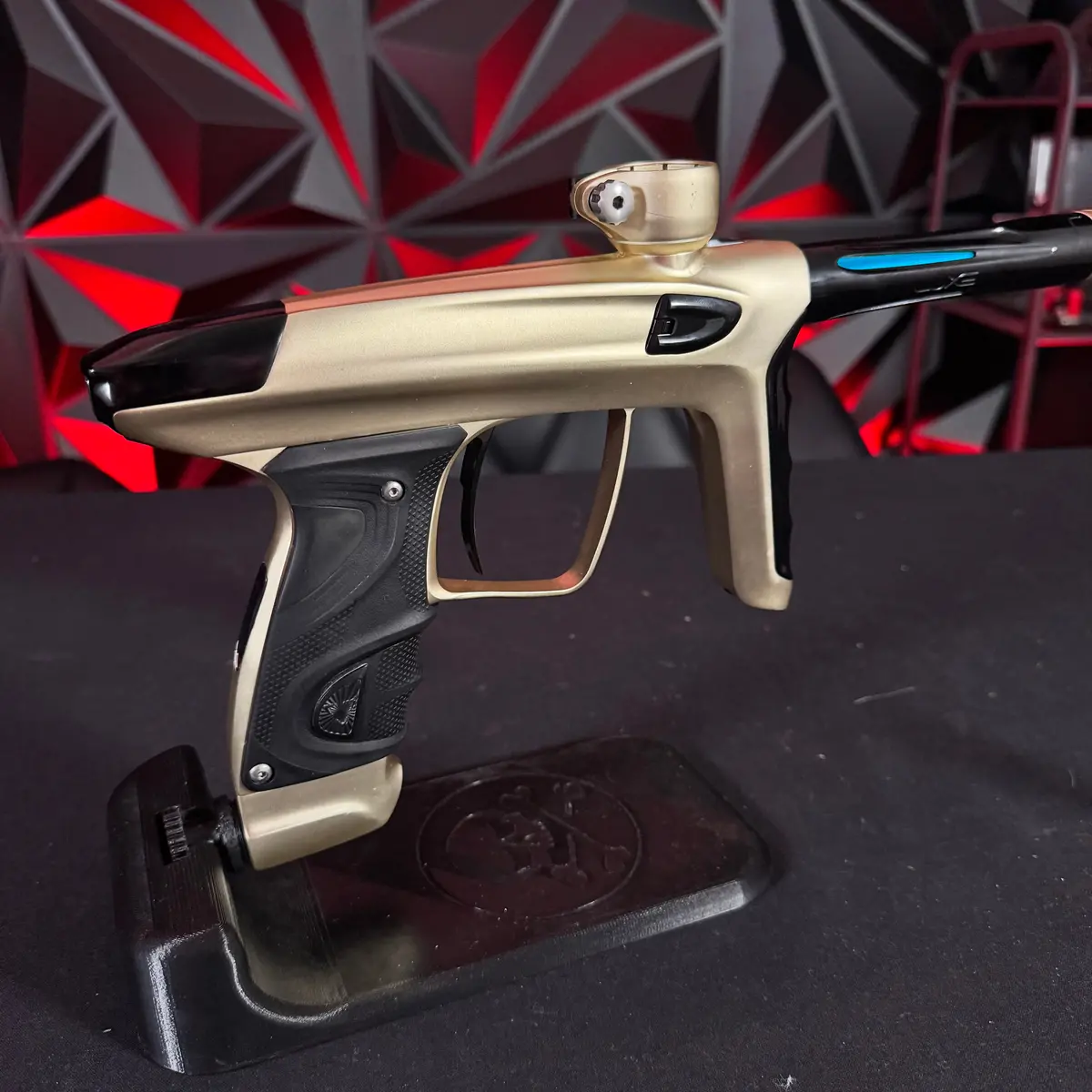 Used Dlx Luxe Tm40 Paintball Gun - Dust Gold/Polished Black 2