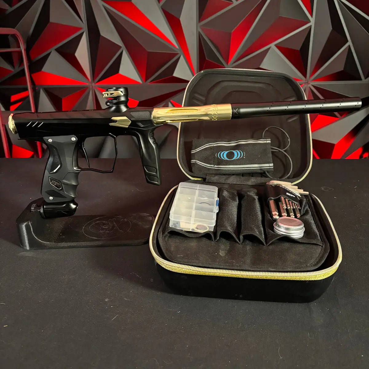 Used Hk Army Shocker Amp Paintball Gun- Black/Gold 1