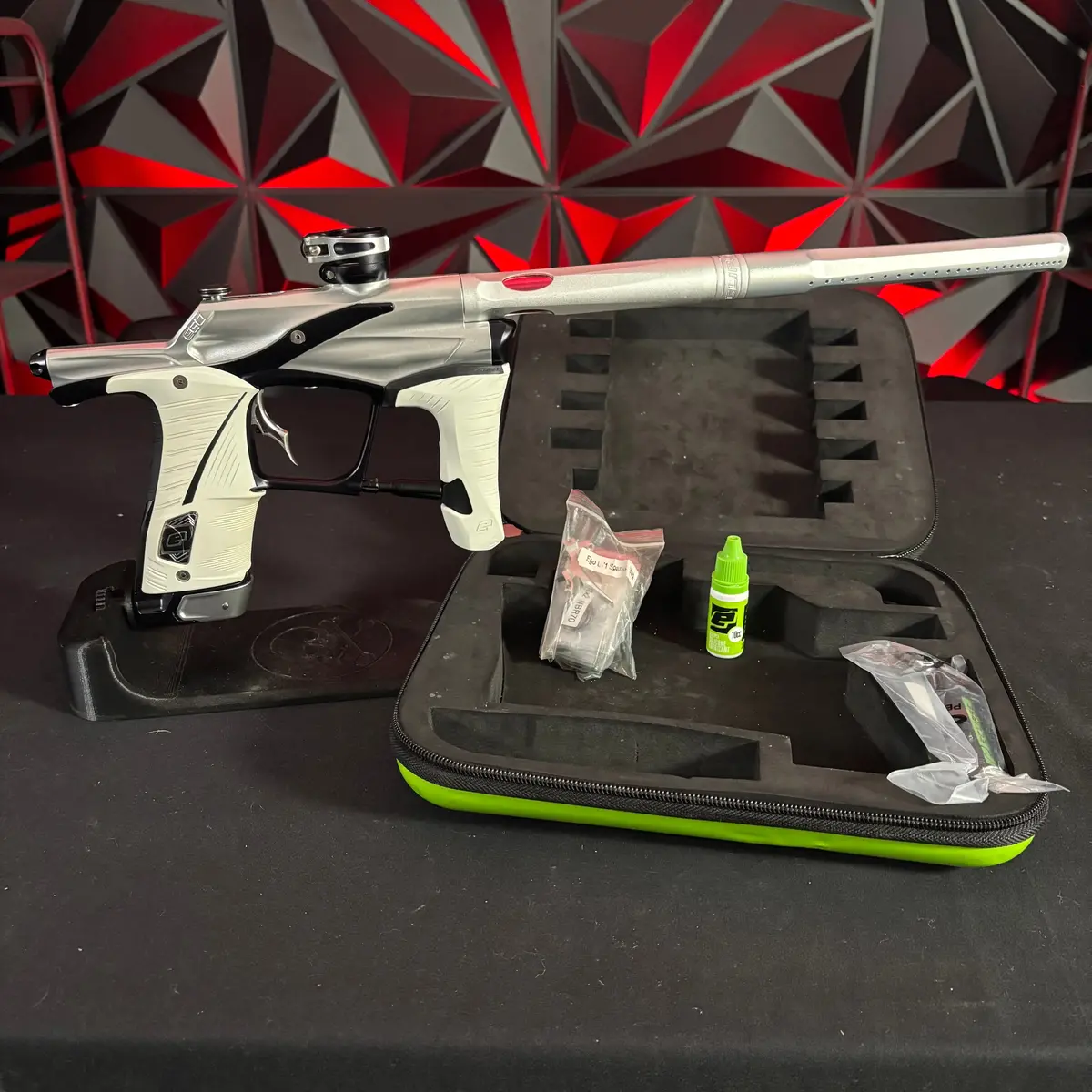 Used Planet Eclipse Lv1.5 Paintball Gun - Silver/Black W/ Shaft Fr Barrel 1