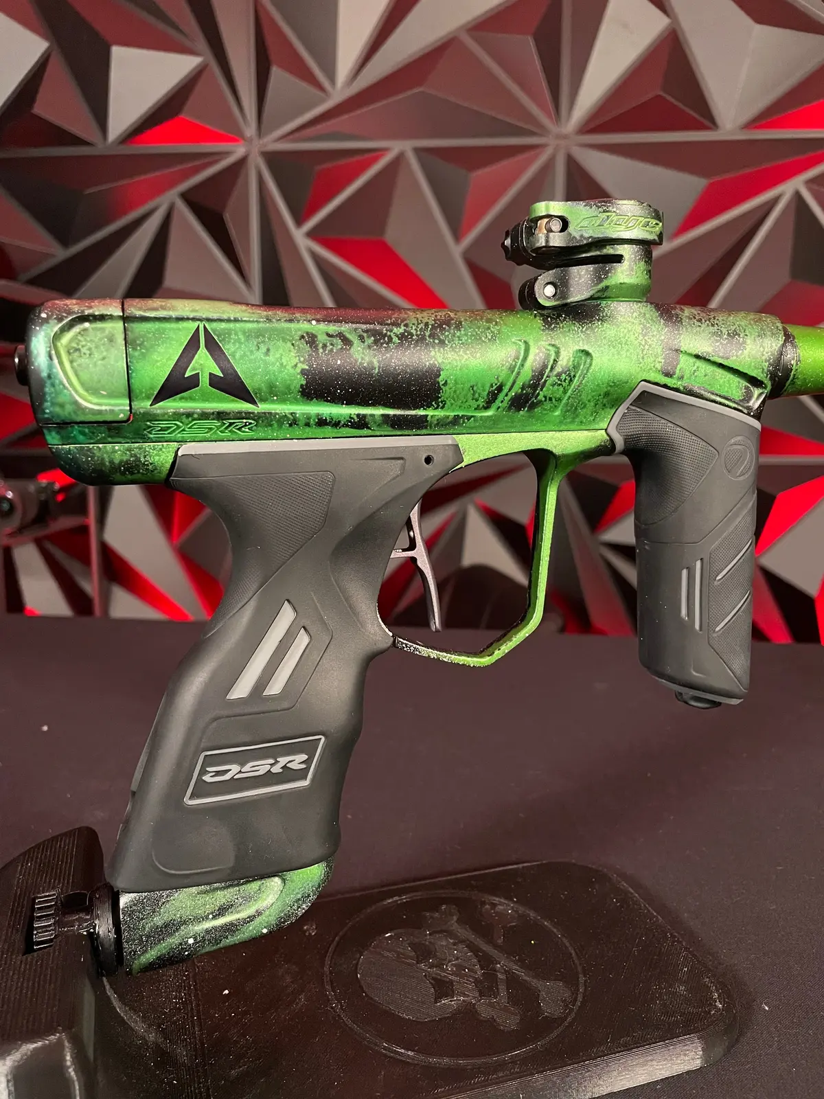 Used Dye Dsr+ Paintball Marker - Le Lvl Up W/Im Pro Kit 1