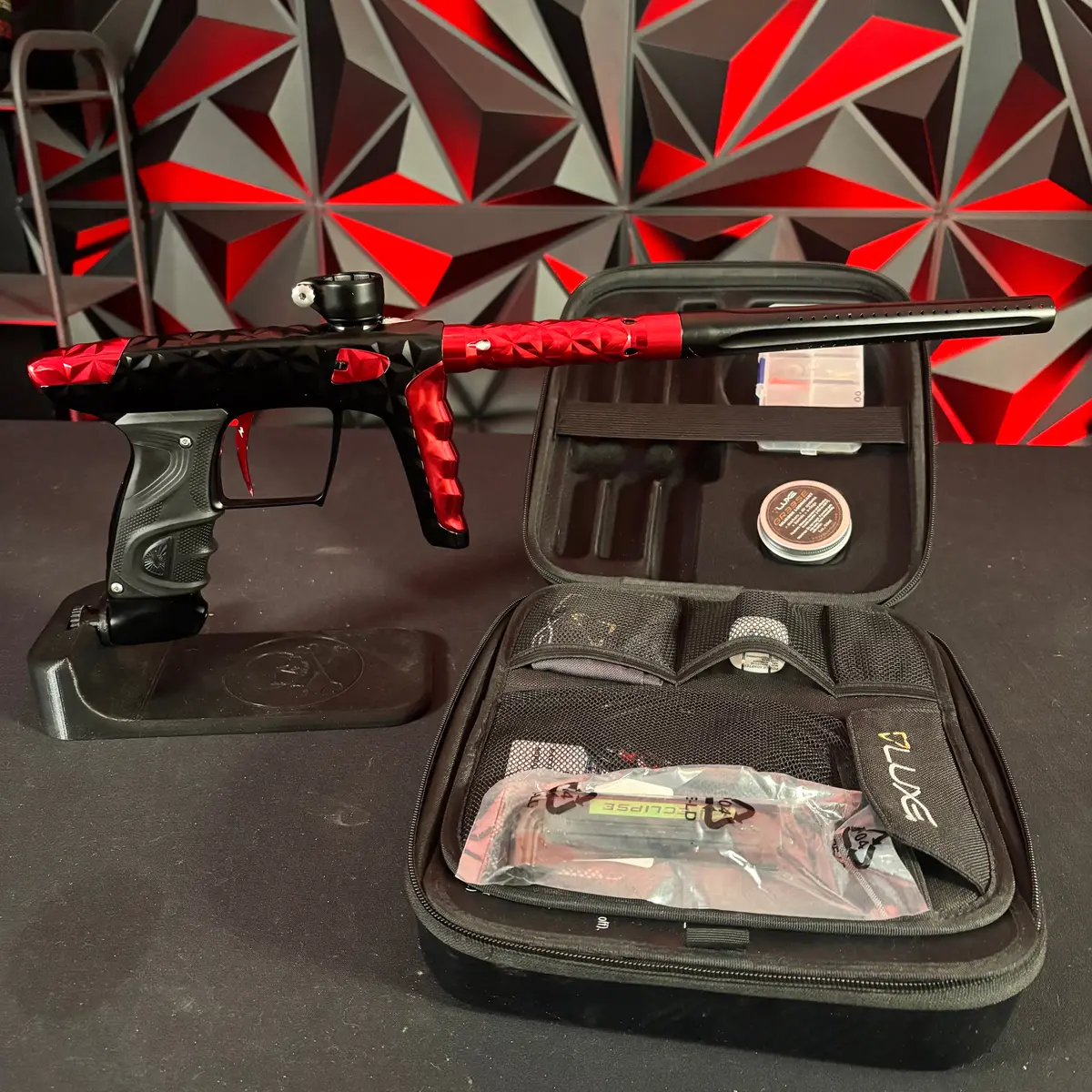 Used Dlx Luxe "Adrenaline" Tm40 Paintball Gun - Black/ Red 1