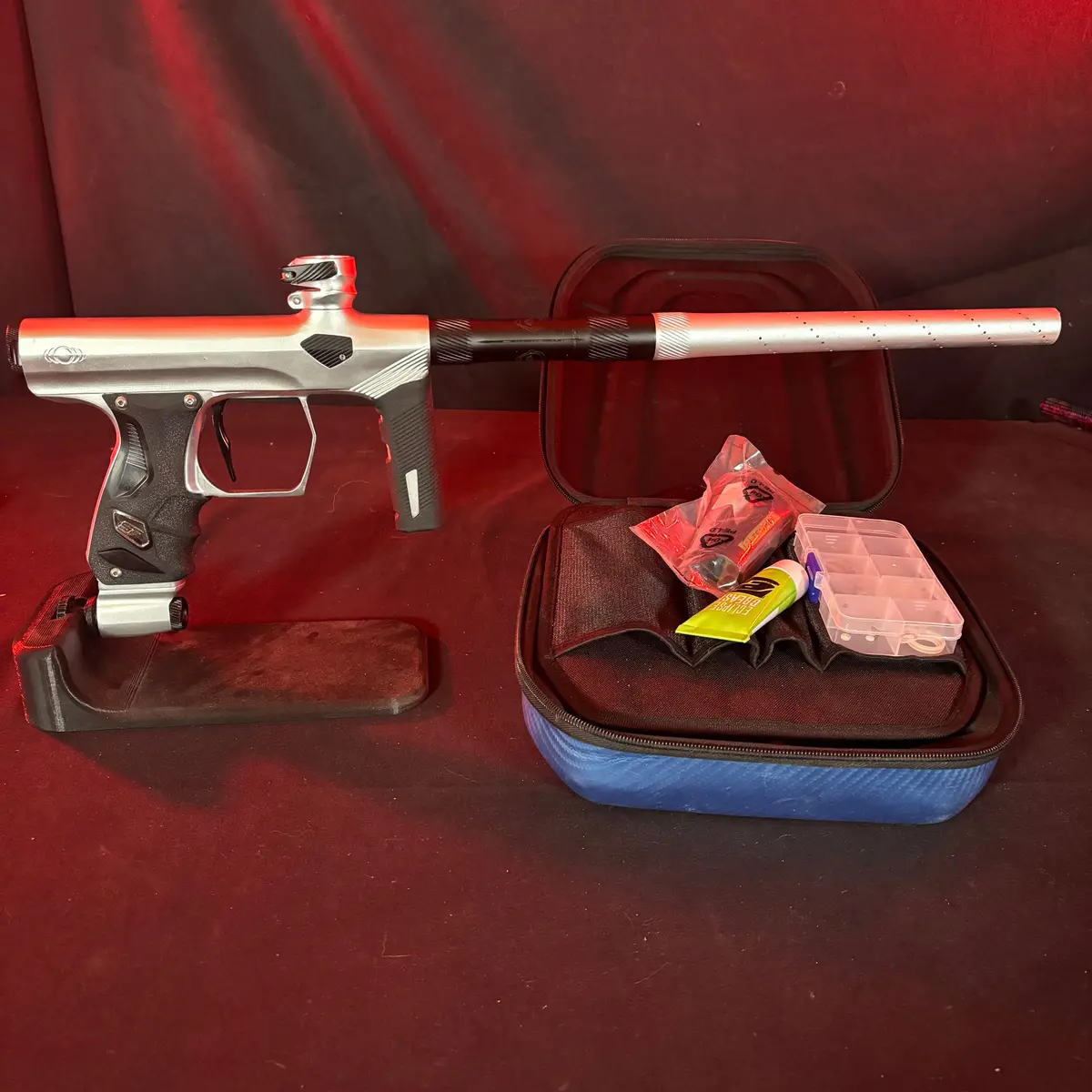 Used Shocker Era Paintball Gun - Silver/ Black 1