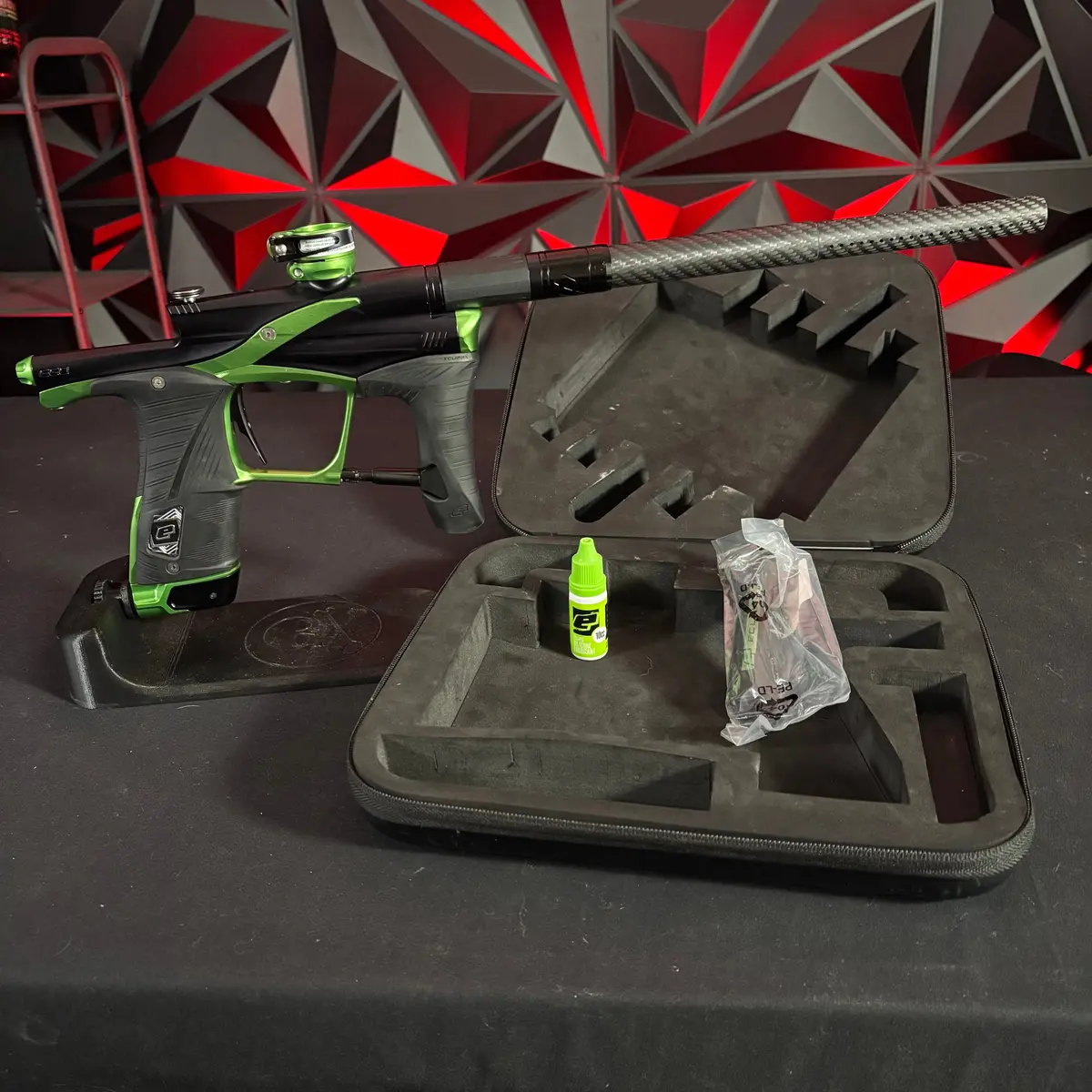 Used Planet Eclipse Lv1.6 Paintball Gun - Black/Green 1