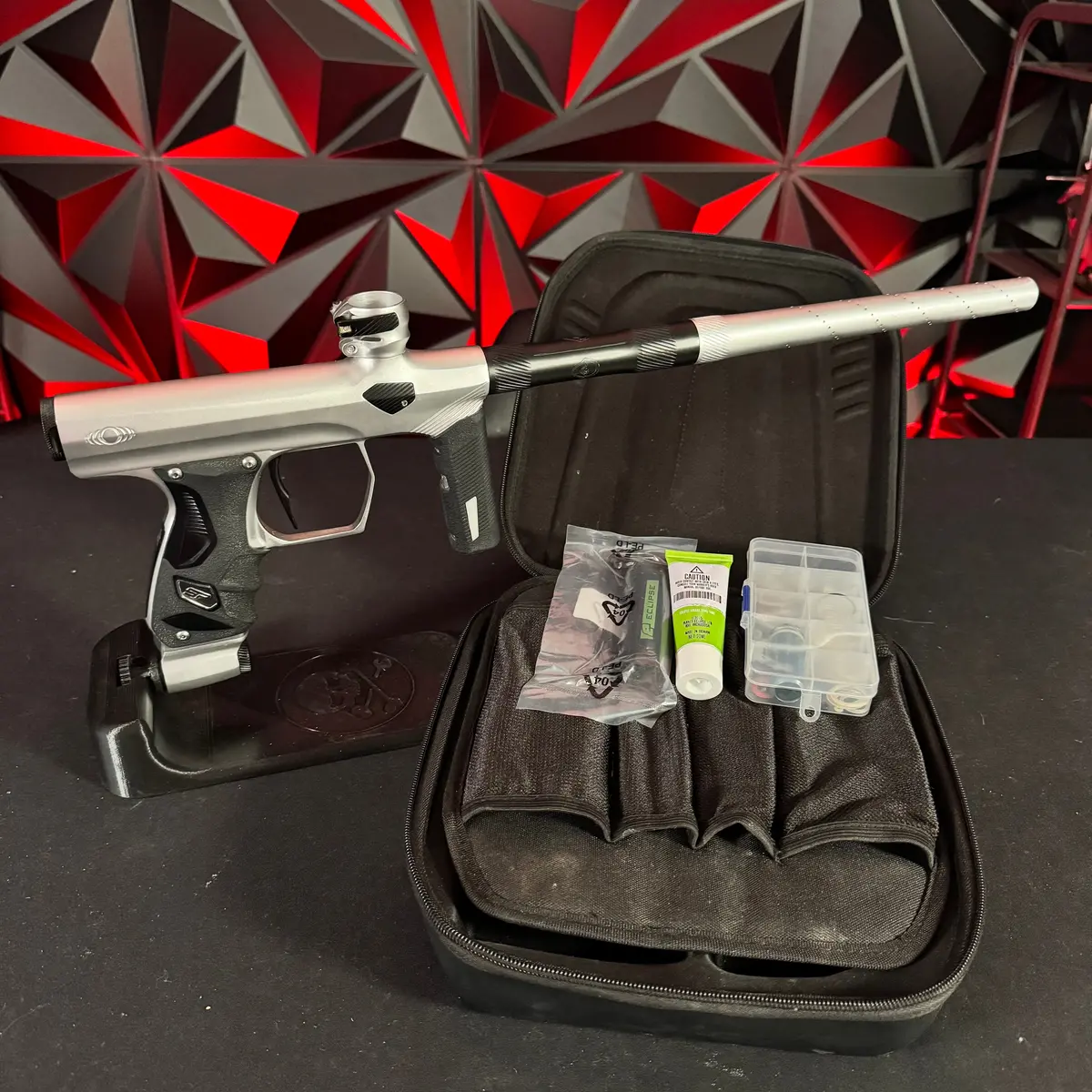 Used Shocker Era Paintball Gun - Dust White/Dust Black 1