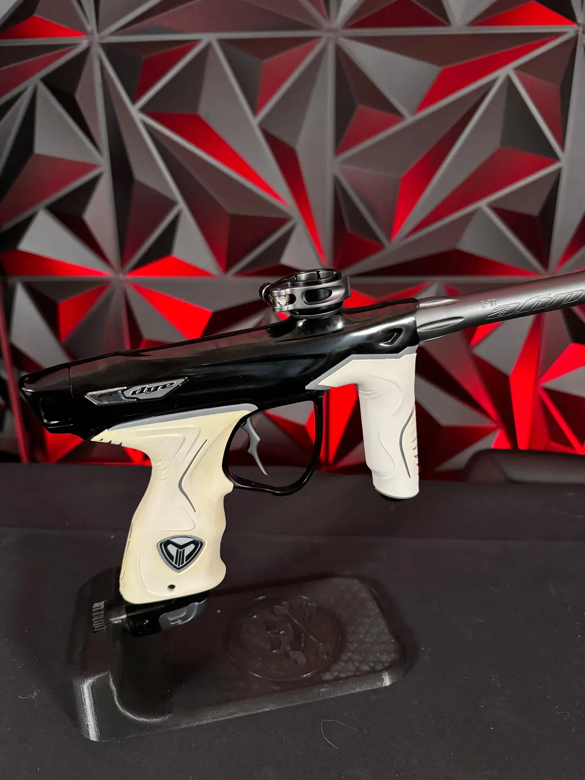 Used Dye M3+ Paintball Gun - Black/Dark Grey 1