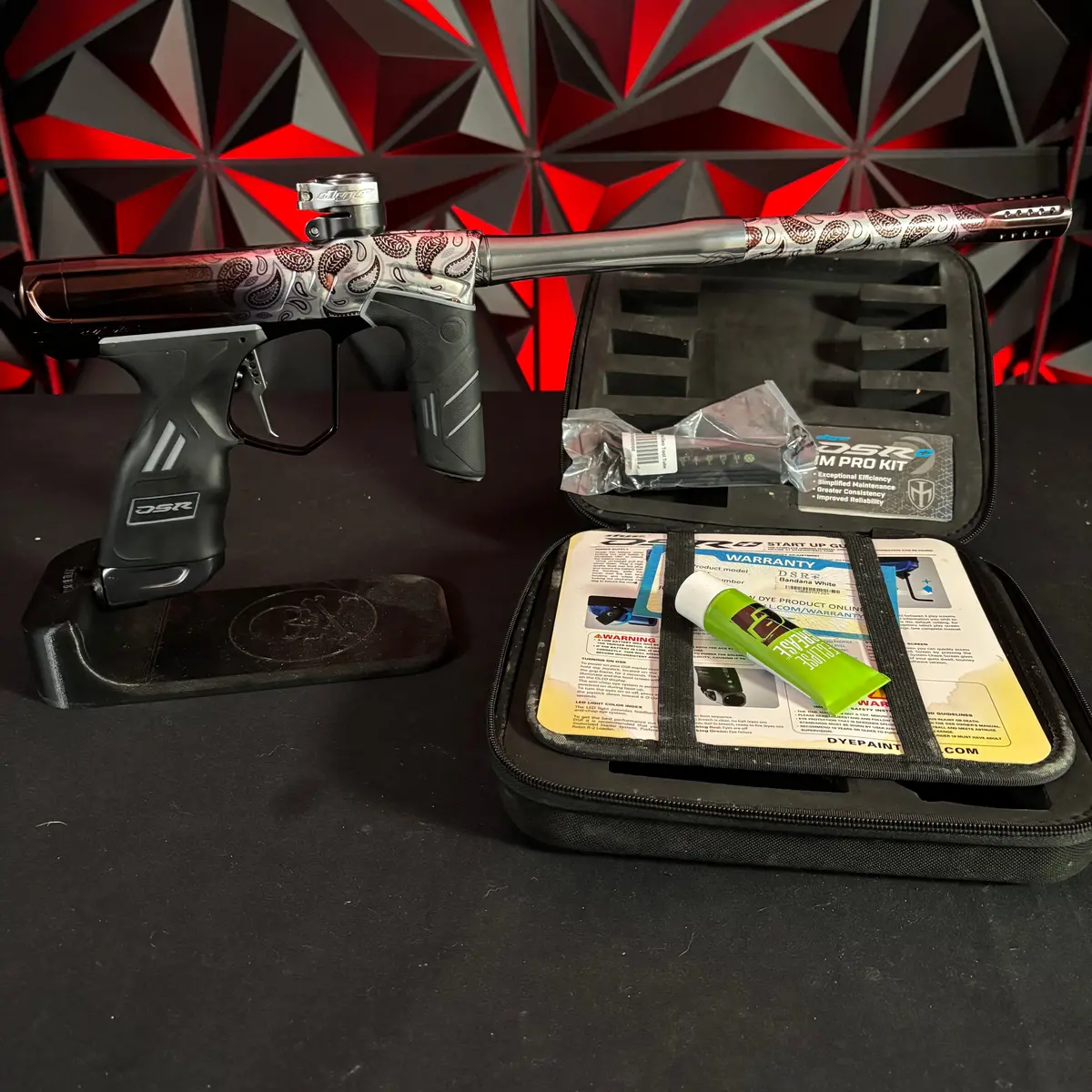 Used Dye Dsr+ Paintball Gun - Pga White Bandana W/ Im Pro Kit 1