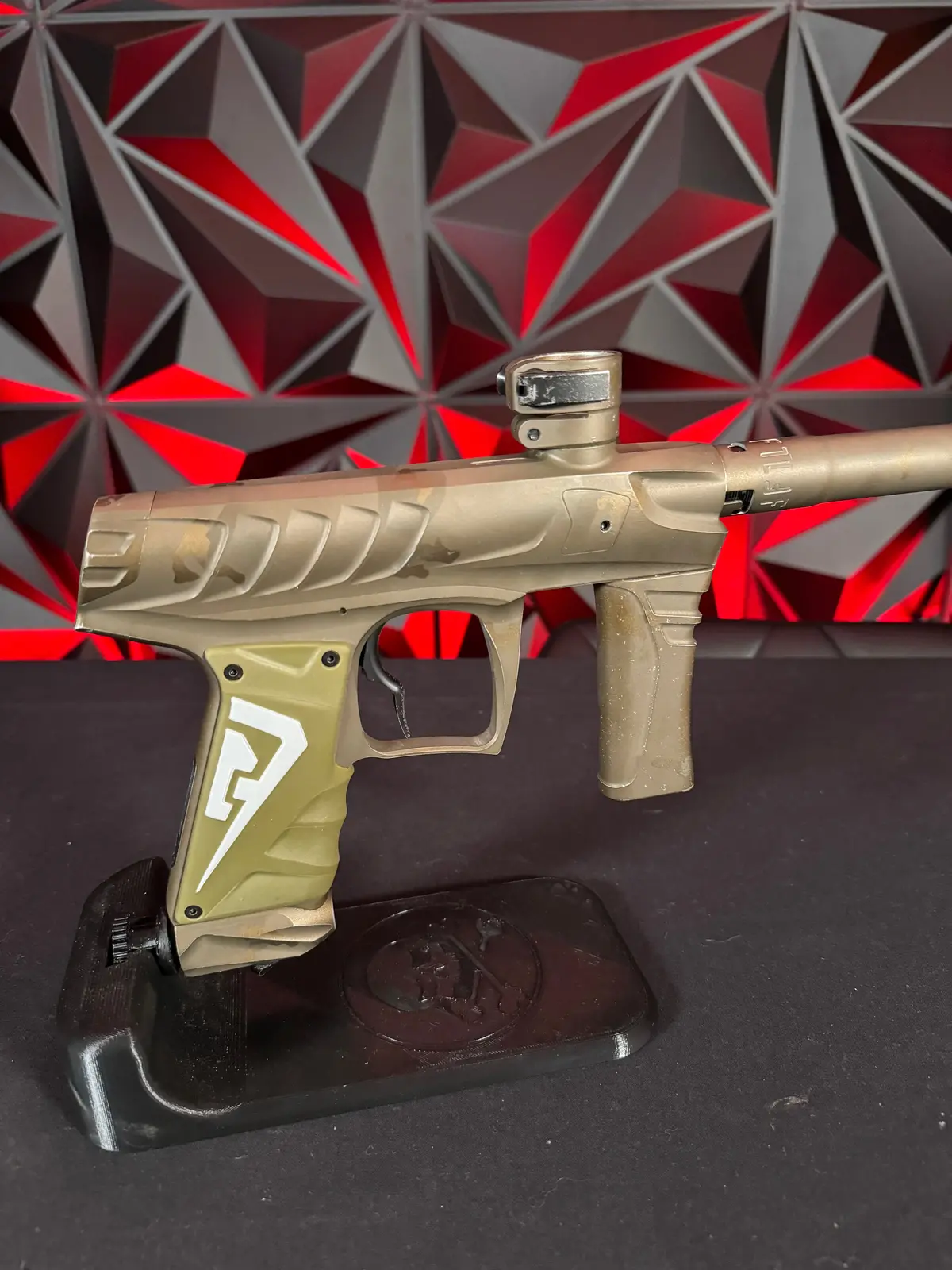 Used Field One Force Paintball Gun - Desert Camo W/V2 Bolt & 3 Acculock Inserts 1