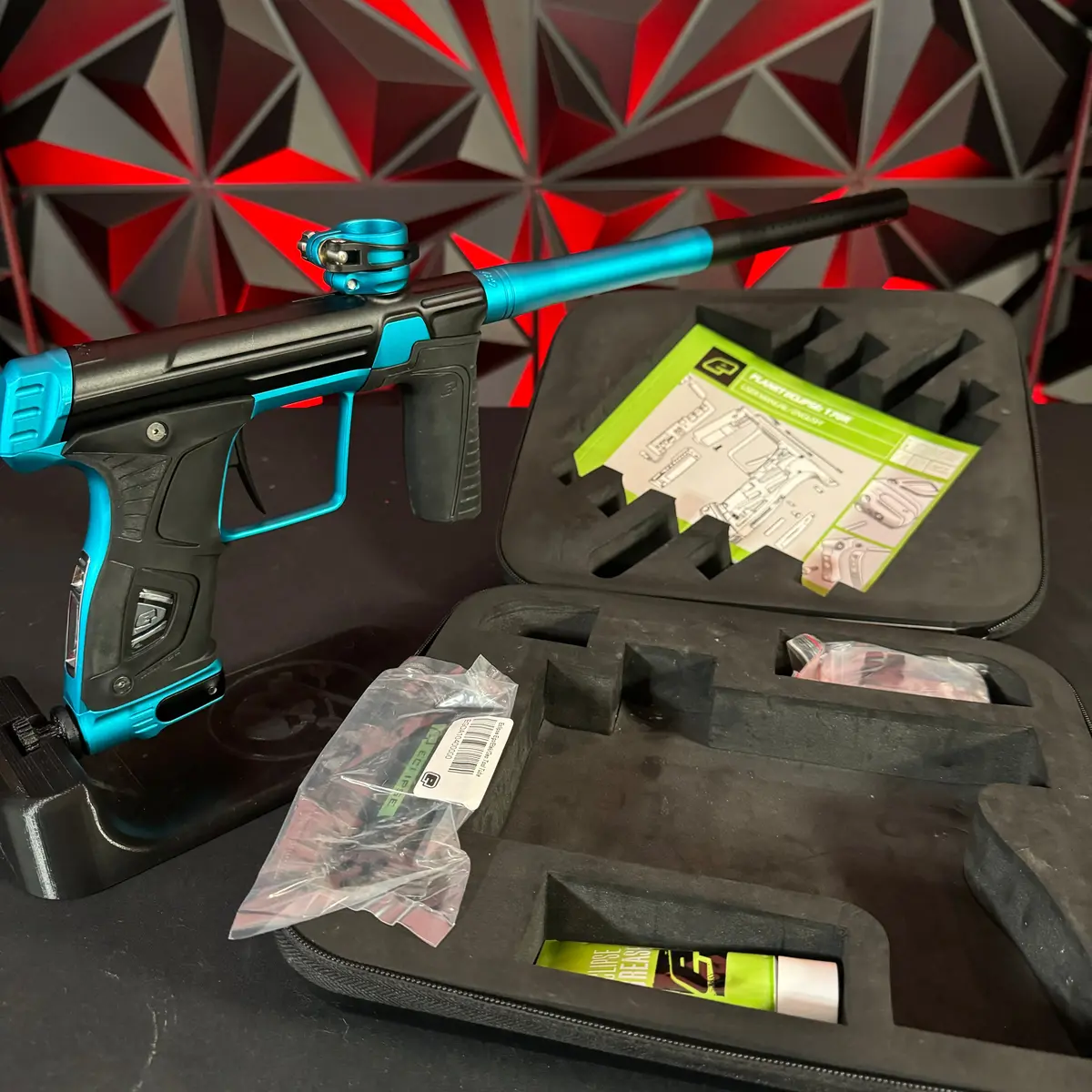 Used Planet Eclipse Gtek 170R Paintball Gun - Black/Teal 1