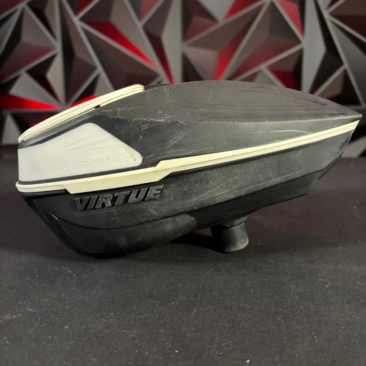 Used Virtue Spire 5 Paintball Loader - Black/White 1