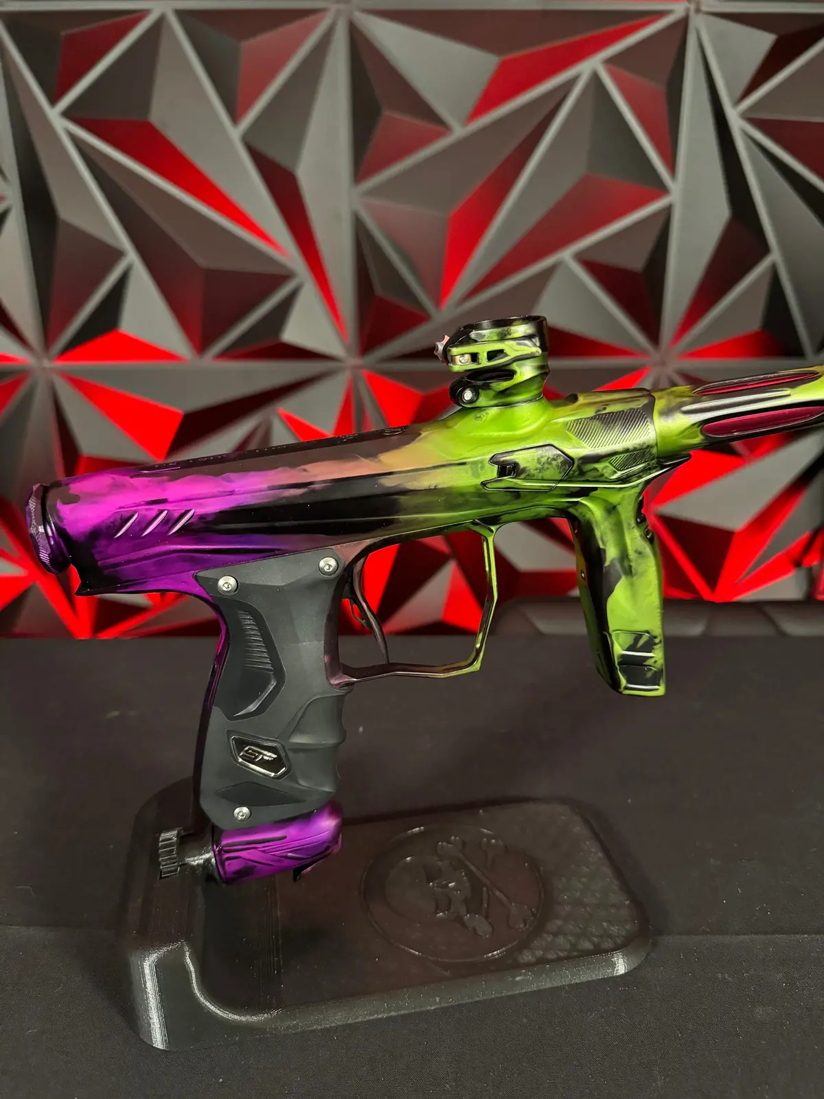 Used Hk Army Shocker Amp Paintball Gun - Le Smear W/Custom Matching Anno'd: Tfx3 Evo Pro Speedfeed, Hk Army Lazr Kit, And Hk Army Gun Stand 1