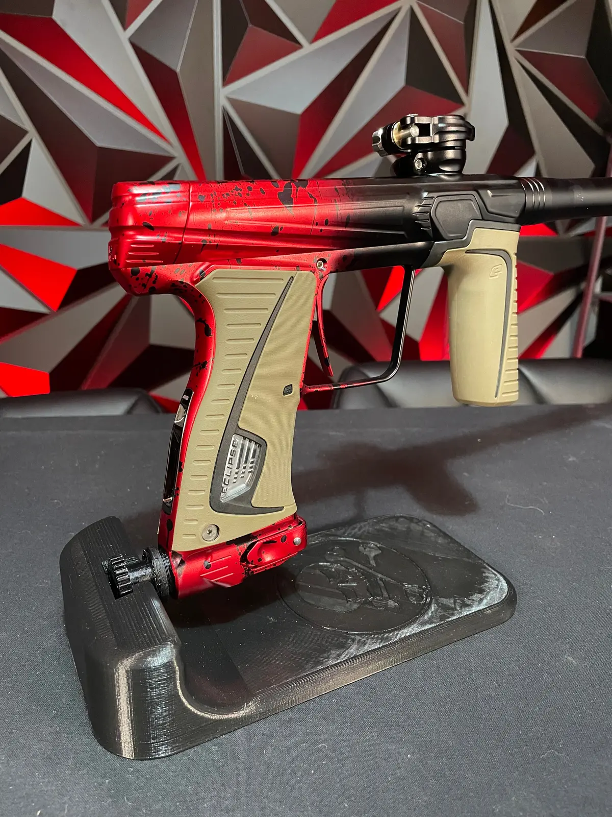 Used Planet Eclipse 180R Paintball Gun - Le Red/Black Splash Fade W/ Fde Grips 1