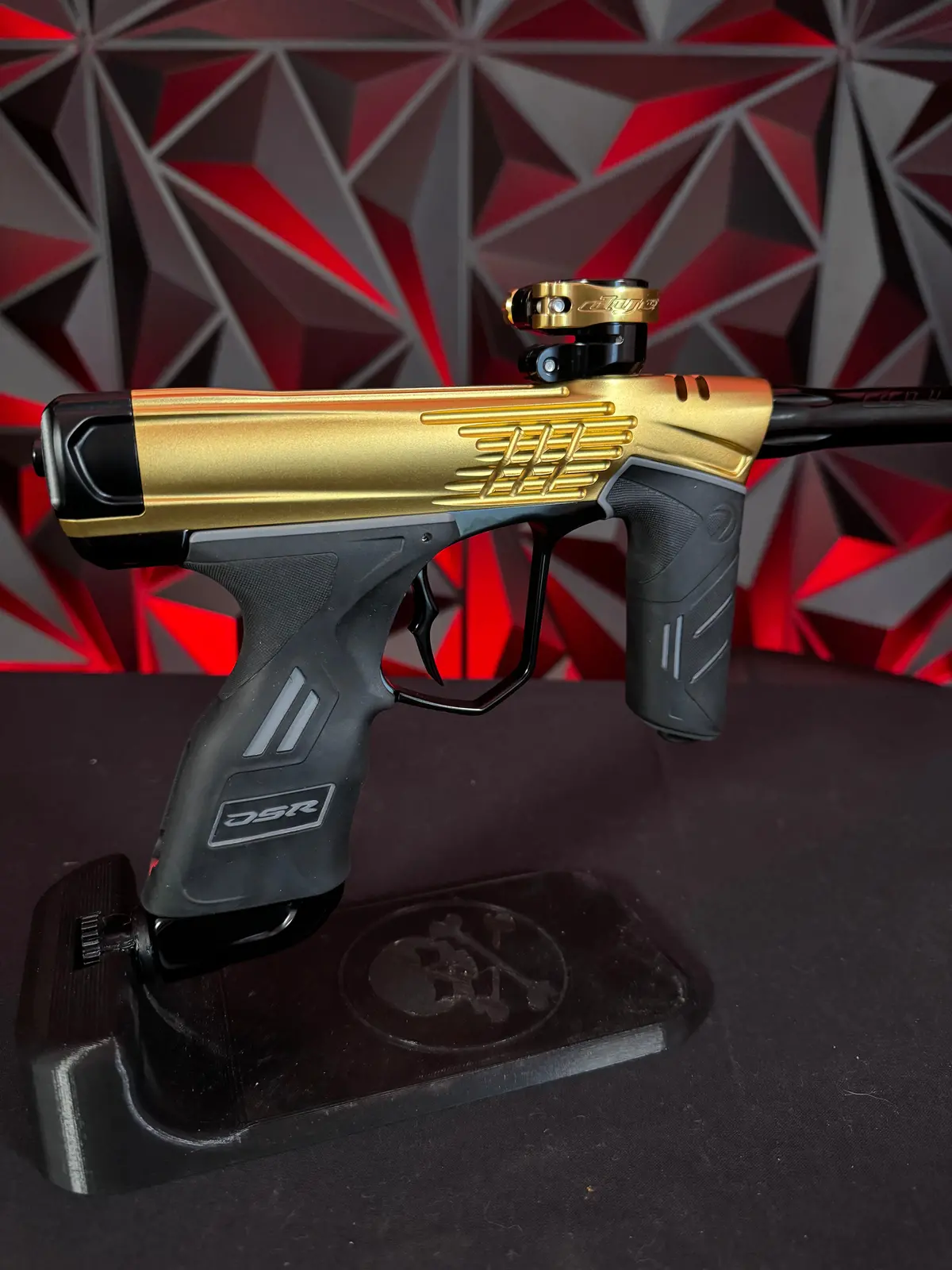 Used Dye Dsr+ Paintball Gun - Icon Edition Gold/Black W/ Im Pro Kit 1
