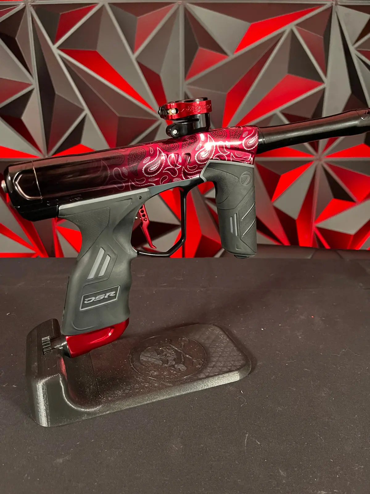 Used Dye Dsr+ Paintball Gun - Bandana Red 1