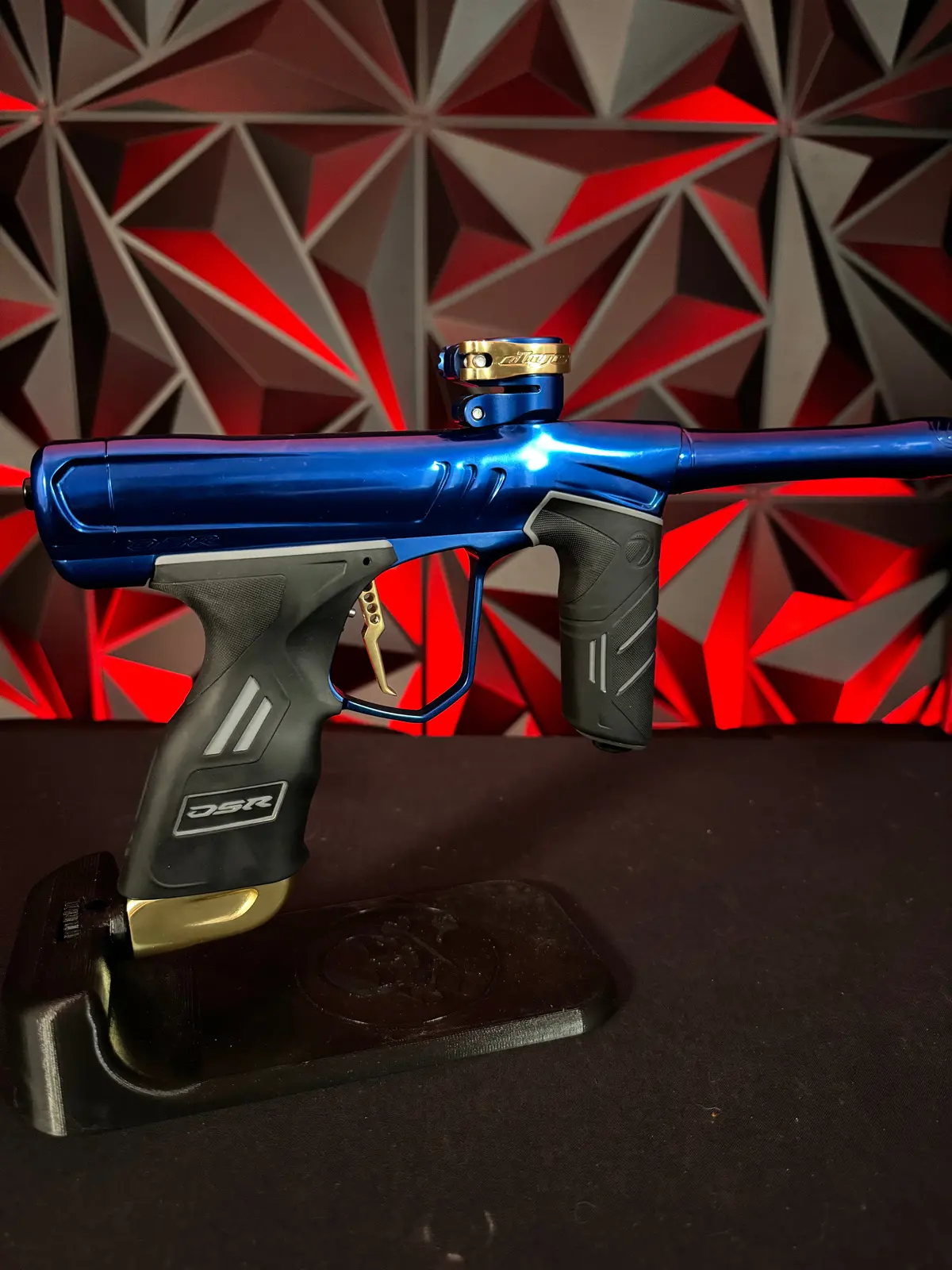 Used Dye Dsr+ Paintball Gun - Polished Blue/Polished Gold W/ Im Pro Kit 1