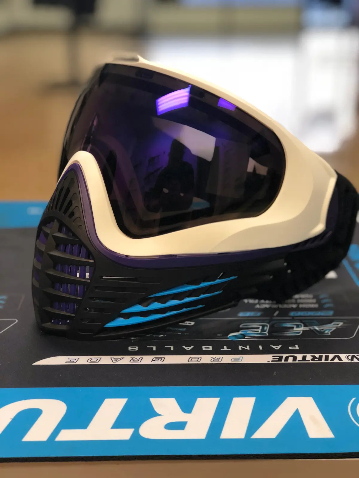 Used Virtue Vio Contour - White / Purple / Cyan 1