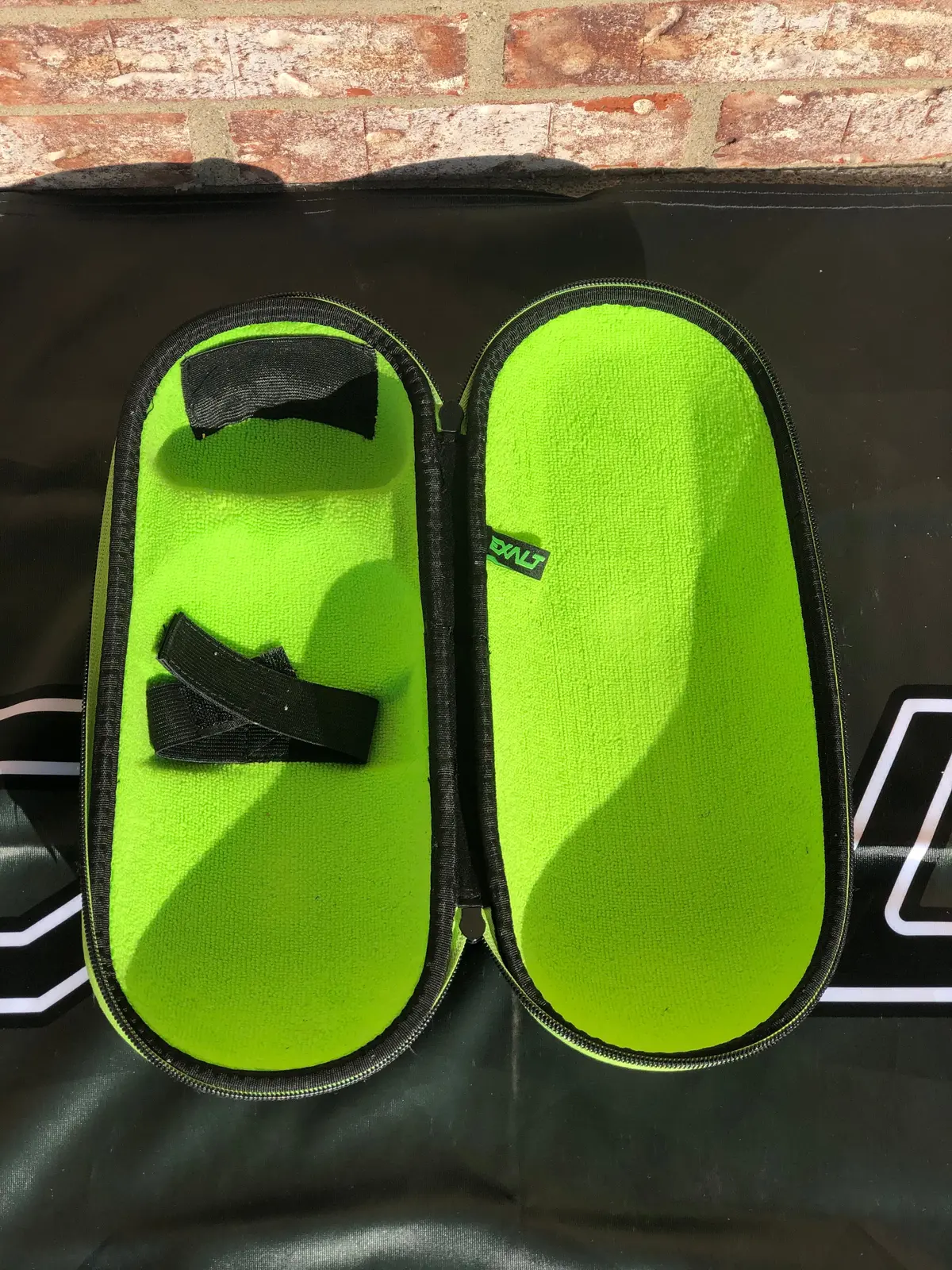 Used Exalt Black Carbon Tank Case 1