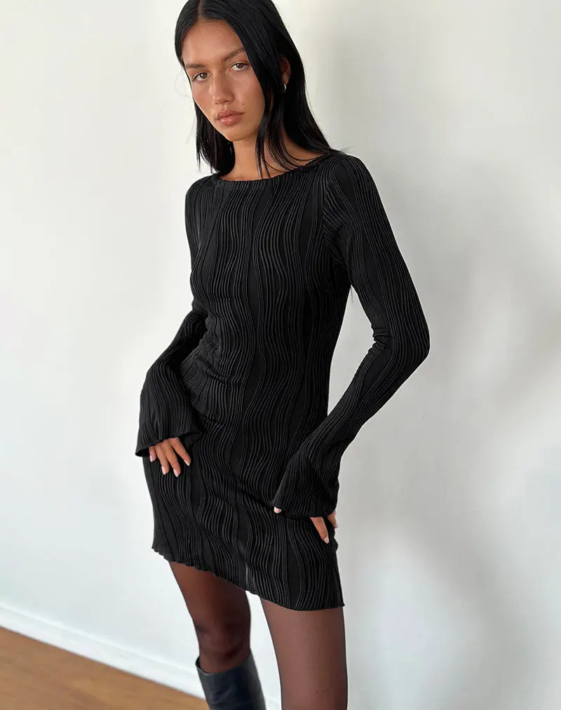 Sevila Long Sleeve Mini Dress In Crinkle Black 1