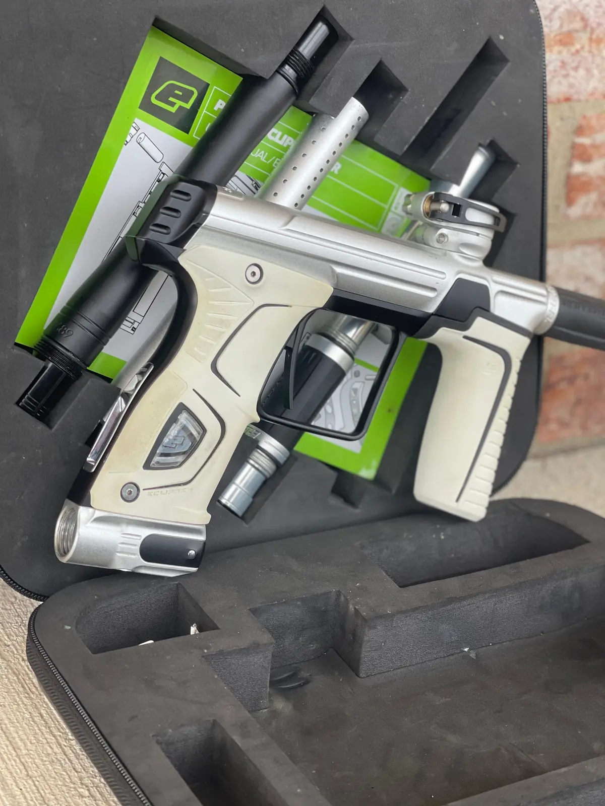 Planet Eclipse Gtek 170R Paintball Gun - Silver/Black W/ Fl Barrel, Matching 2-Piece Barrel, And White Grips 1