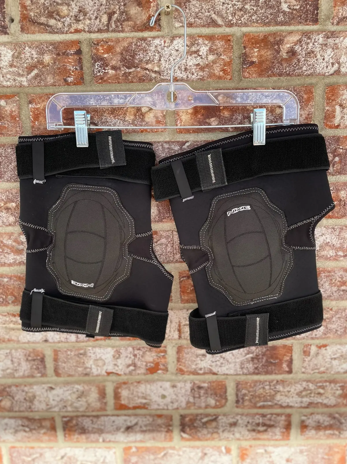 Used Nxe Knee Pads - Large - Black 1