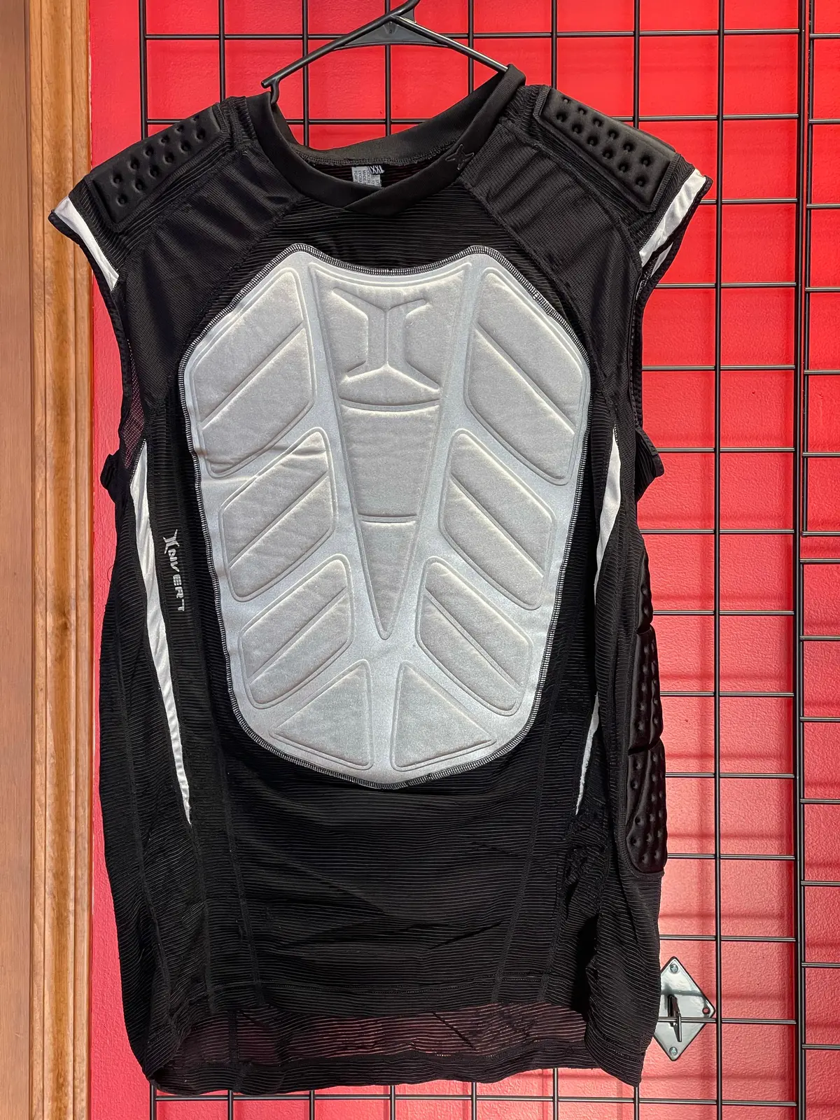 Used Invert Chest Protector -Black/White- Xxl 1