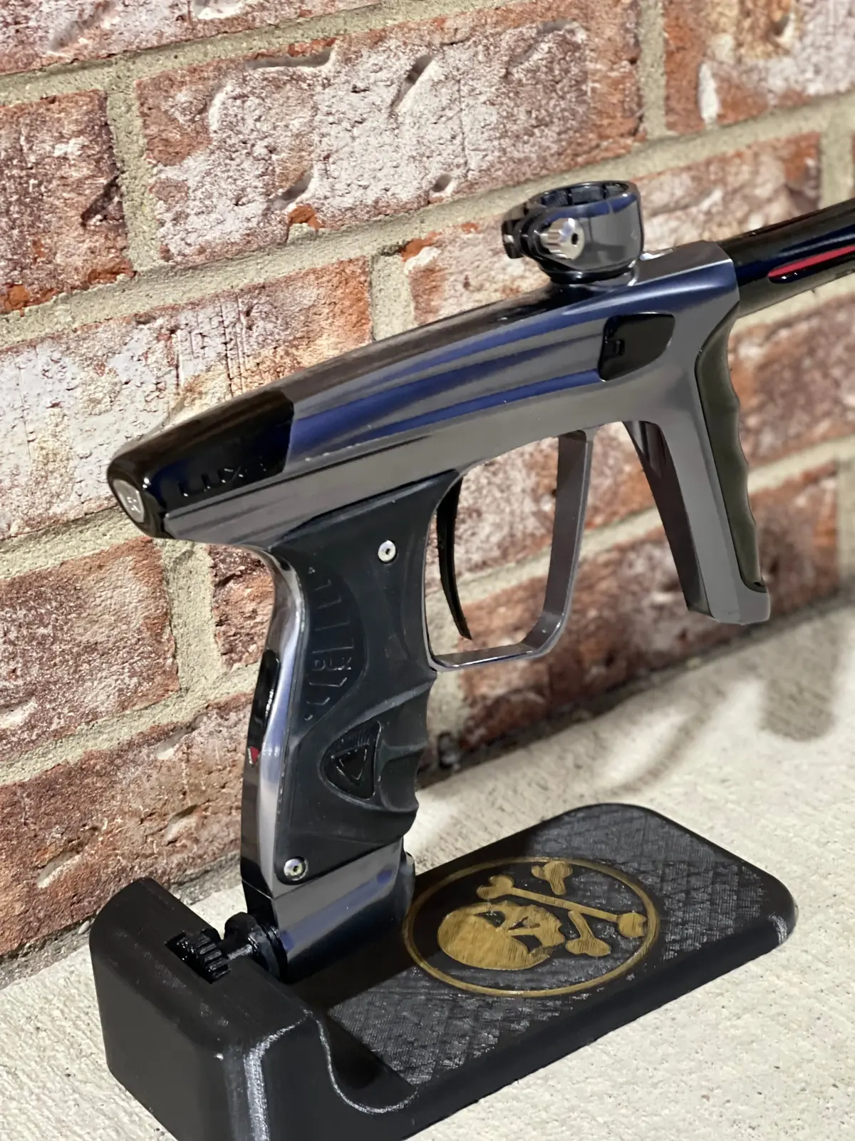 Used Dlx Luxe X Paintball Gun - Pewter / Black 1