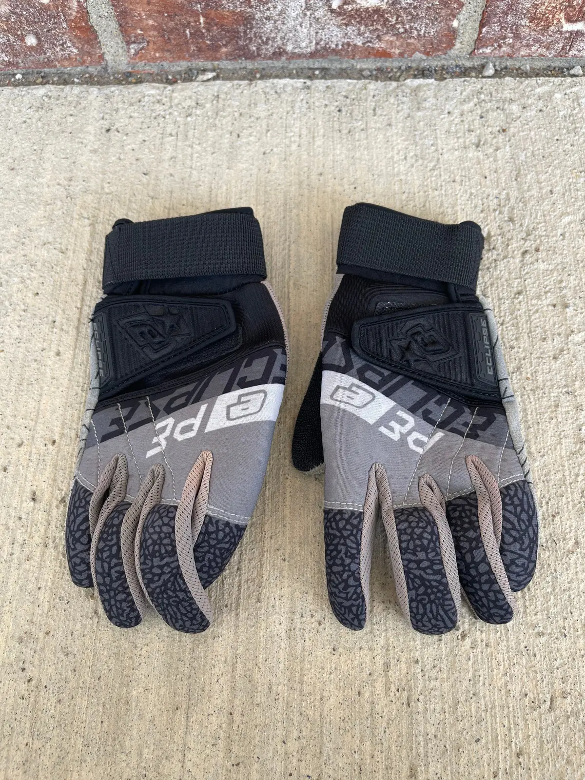 Used Planet Eclipse Paintball Gloves - Black/Grey - Small 1