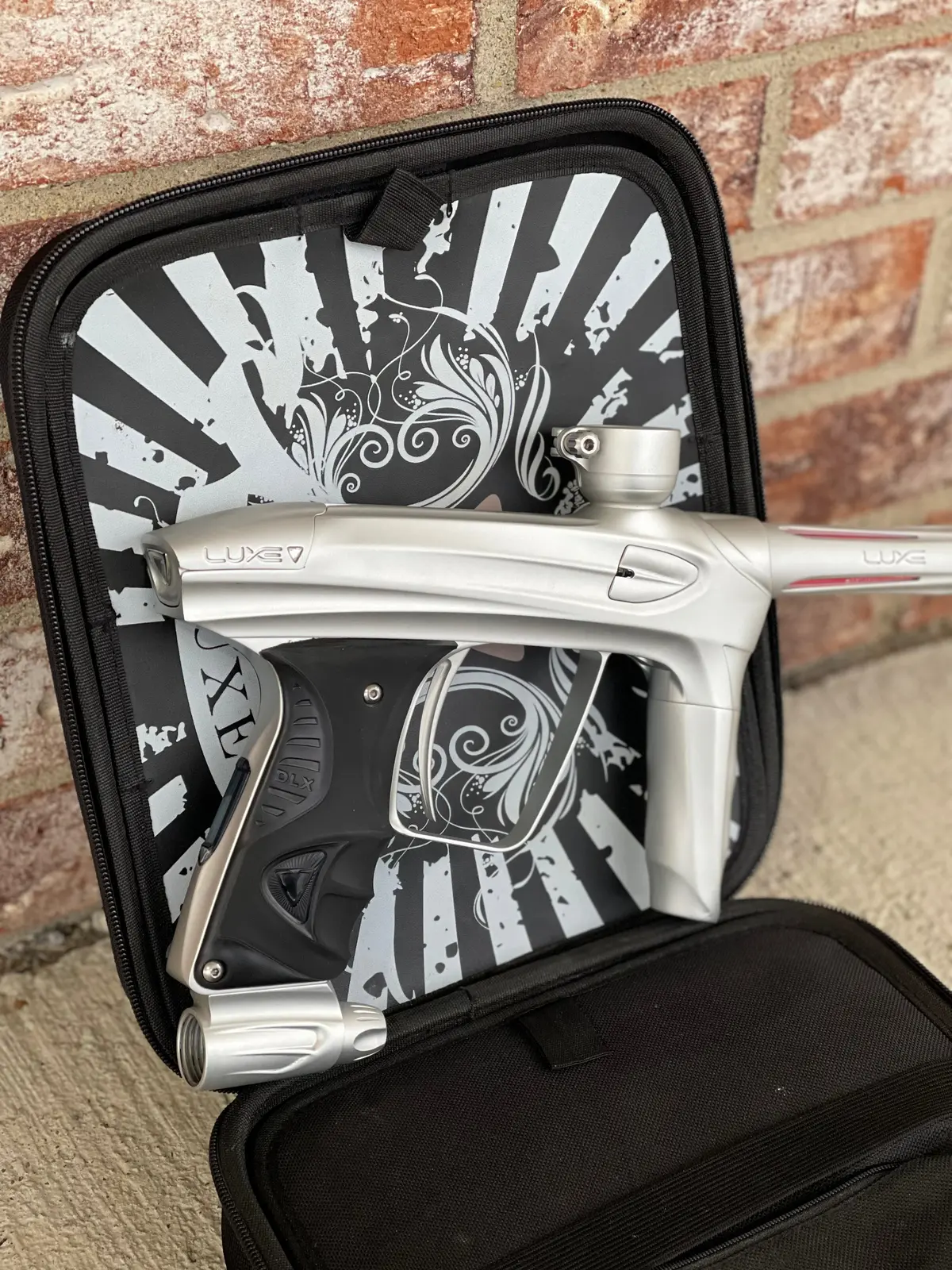 Used Dlx Luxe 2.0 Oled Paintball Gun - Pure (Dust Silver) 1