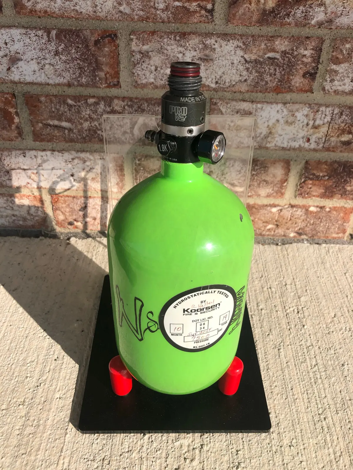 Used Ninja 68/4500 Paintball Tank - Lime W/ Prov2 Reg 1