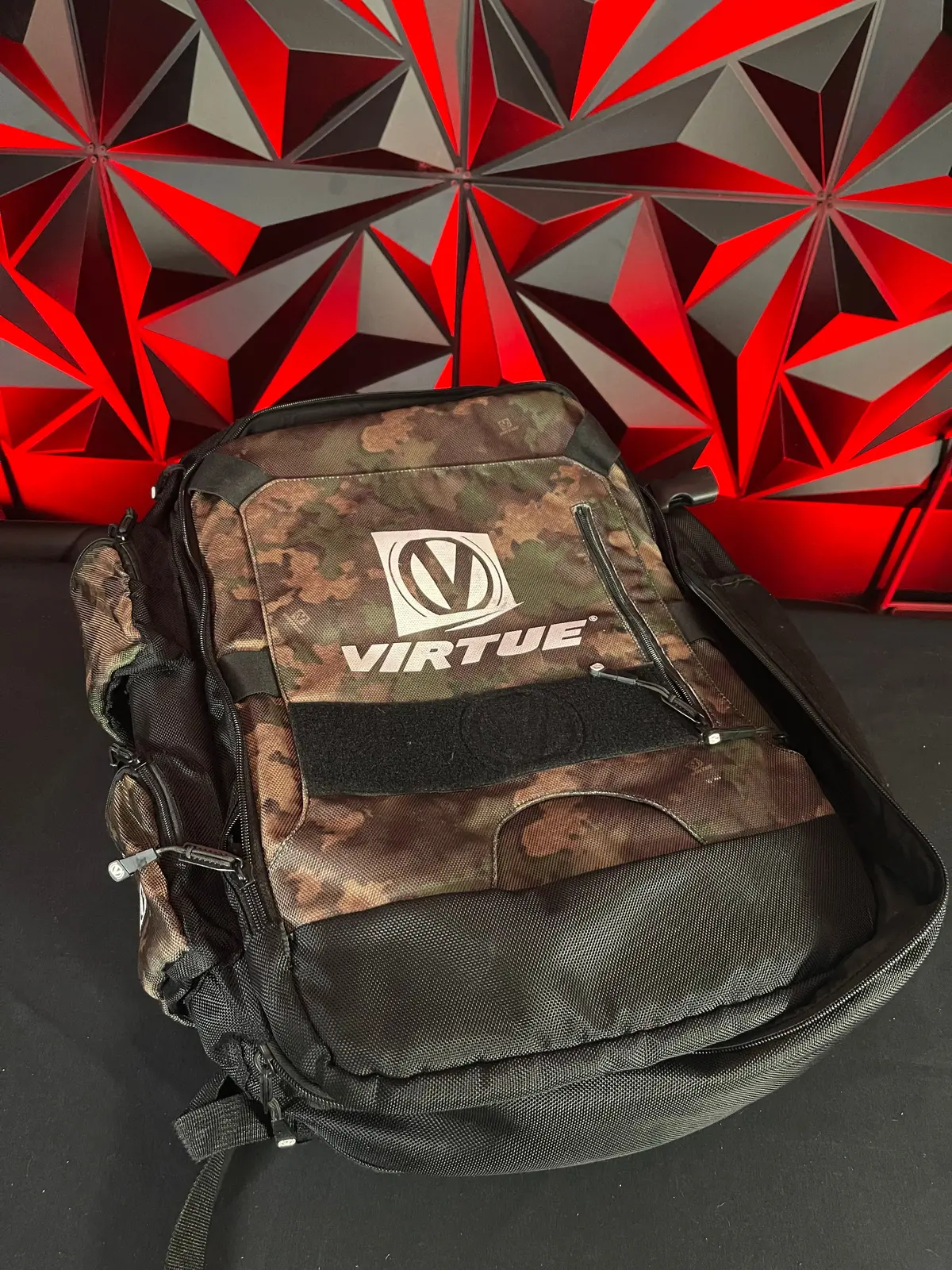 Used Virtue Gambler Backpack & Paintball Gearbag - Reality Brush Camo 1