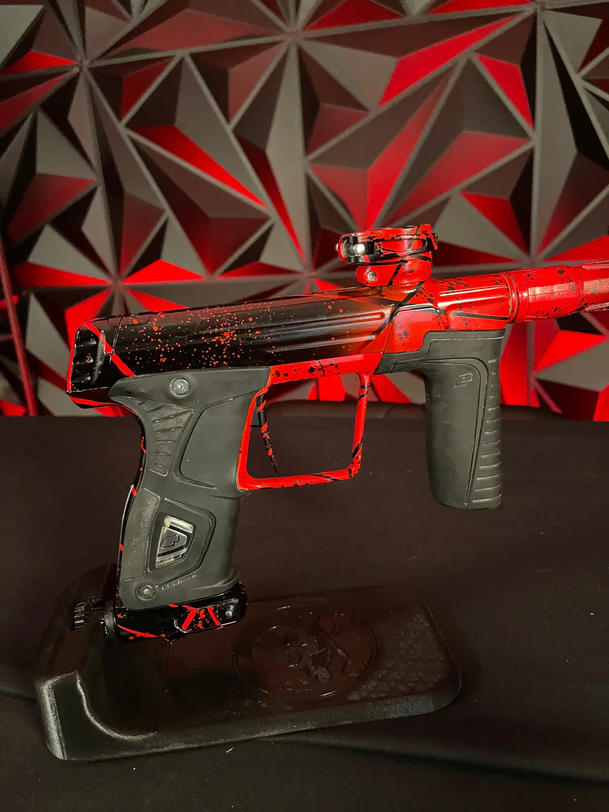Used Planet Eclipse Gtek 170R Paintball Gun - Black/Red Splash 1