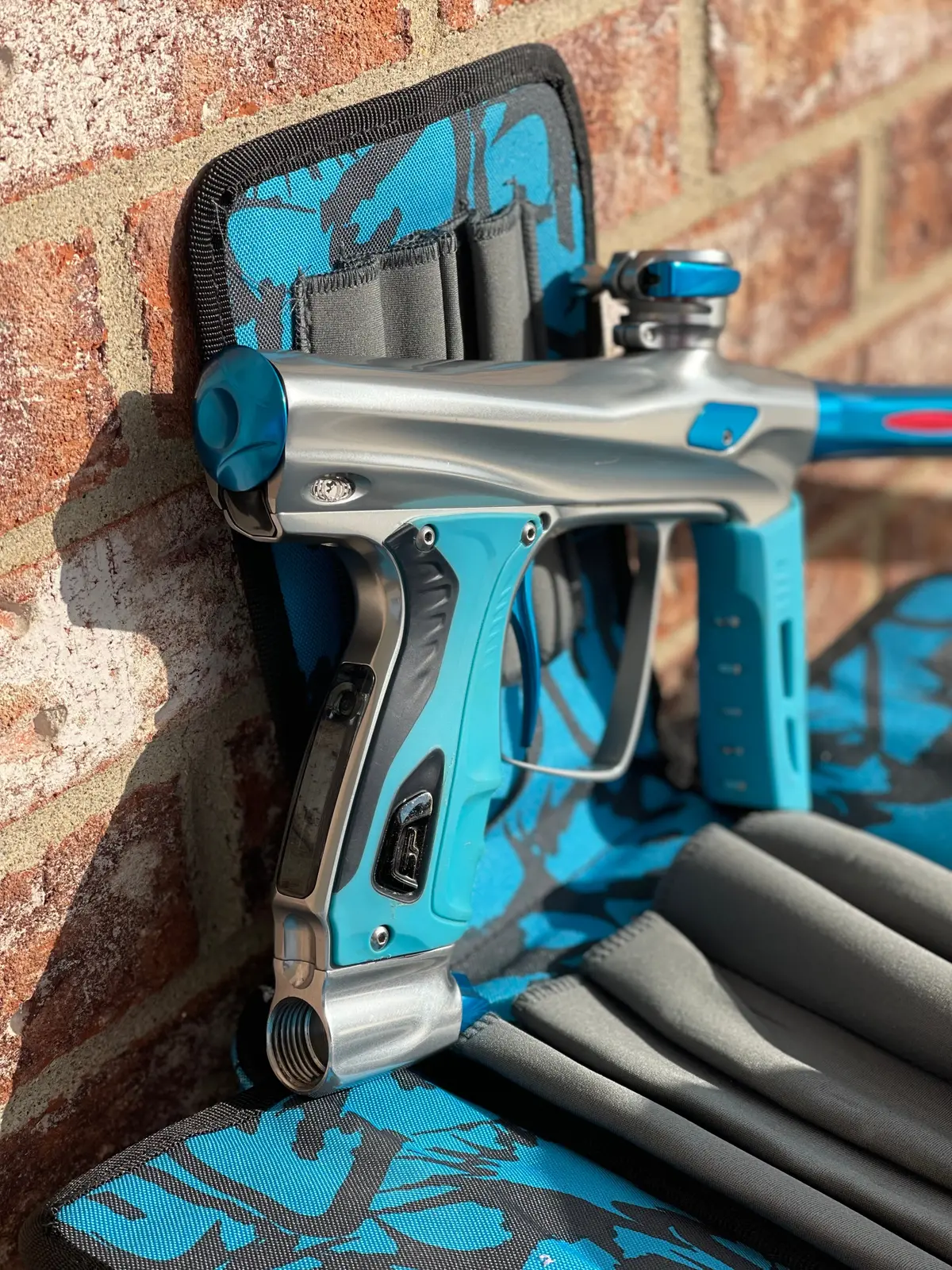 Smart Parts Shocker Rsx Paintball Marker- Gloss Silver/Teal 1