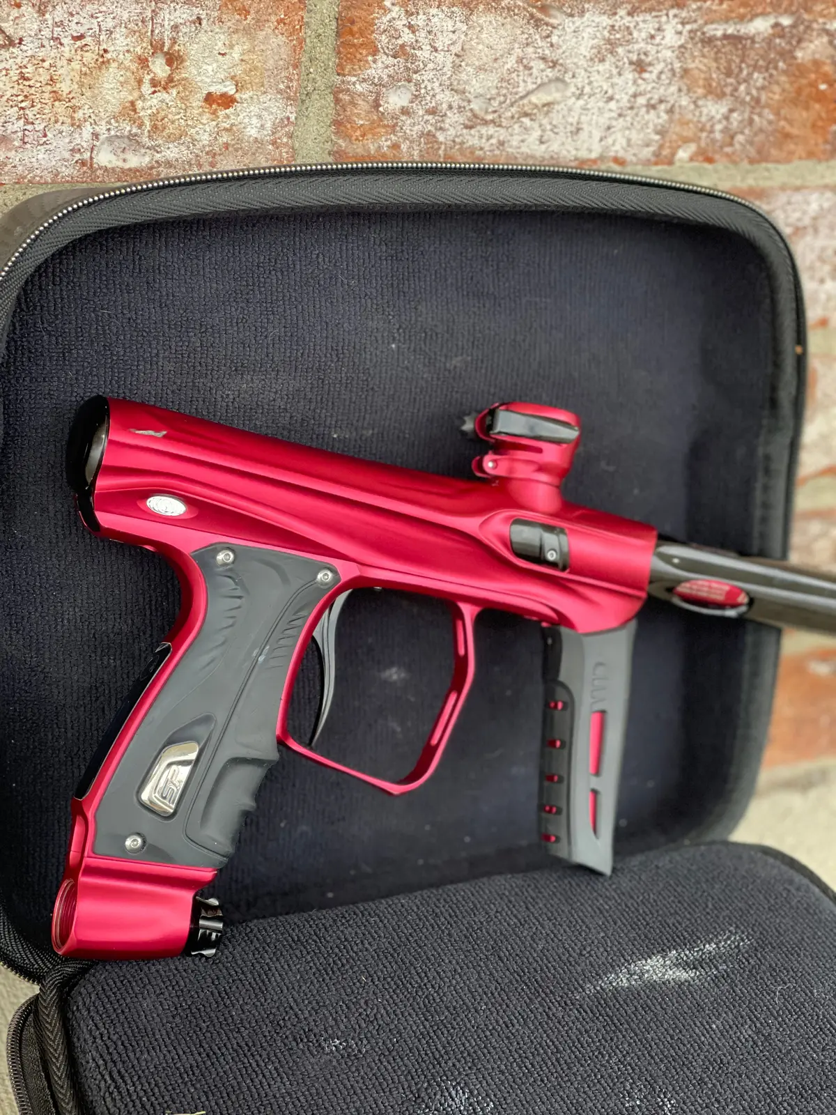 Used Shocker Xls Paintball Gun - Red/Black W/Black Freak Xl Barrel Back & Core Barrel Front 1
