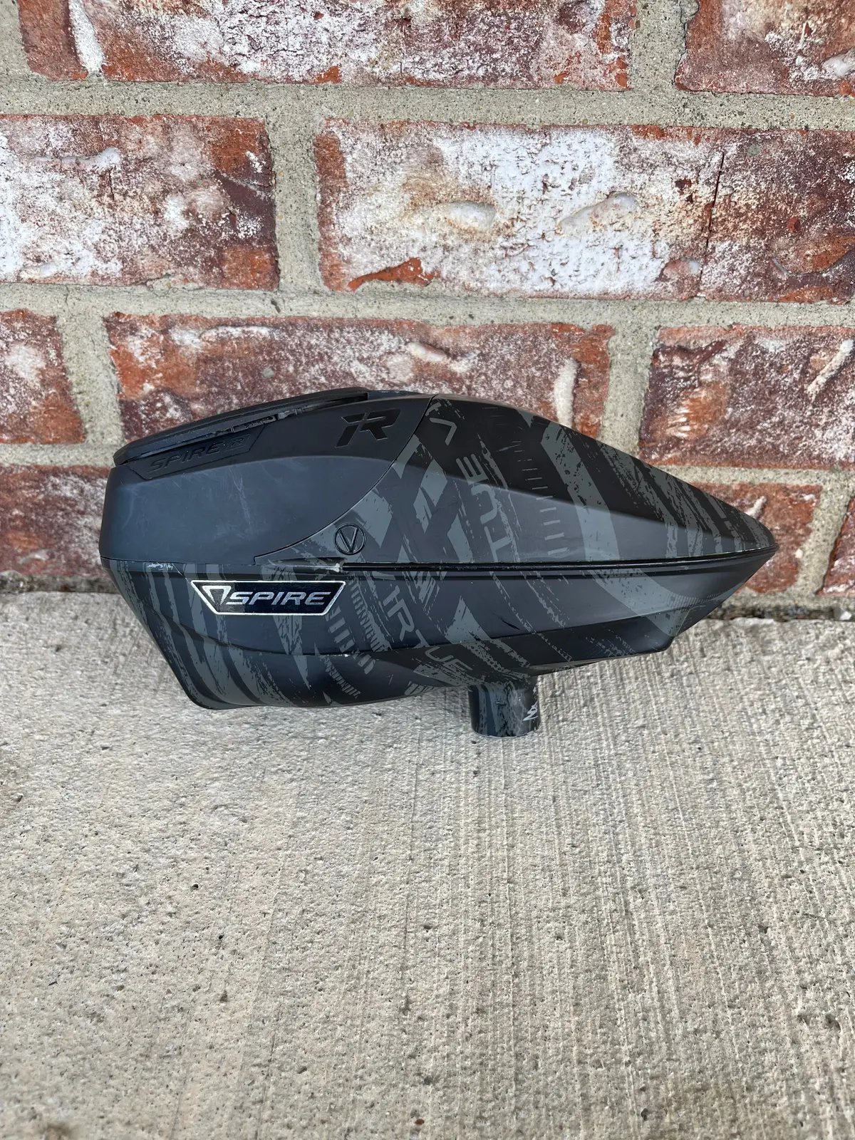 Used Virtue Spire Paintball Loader - Graphic Black W/ Speedfeed And N-Charge 1