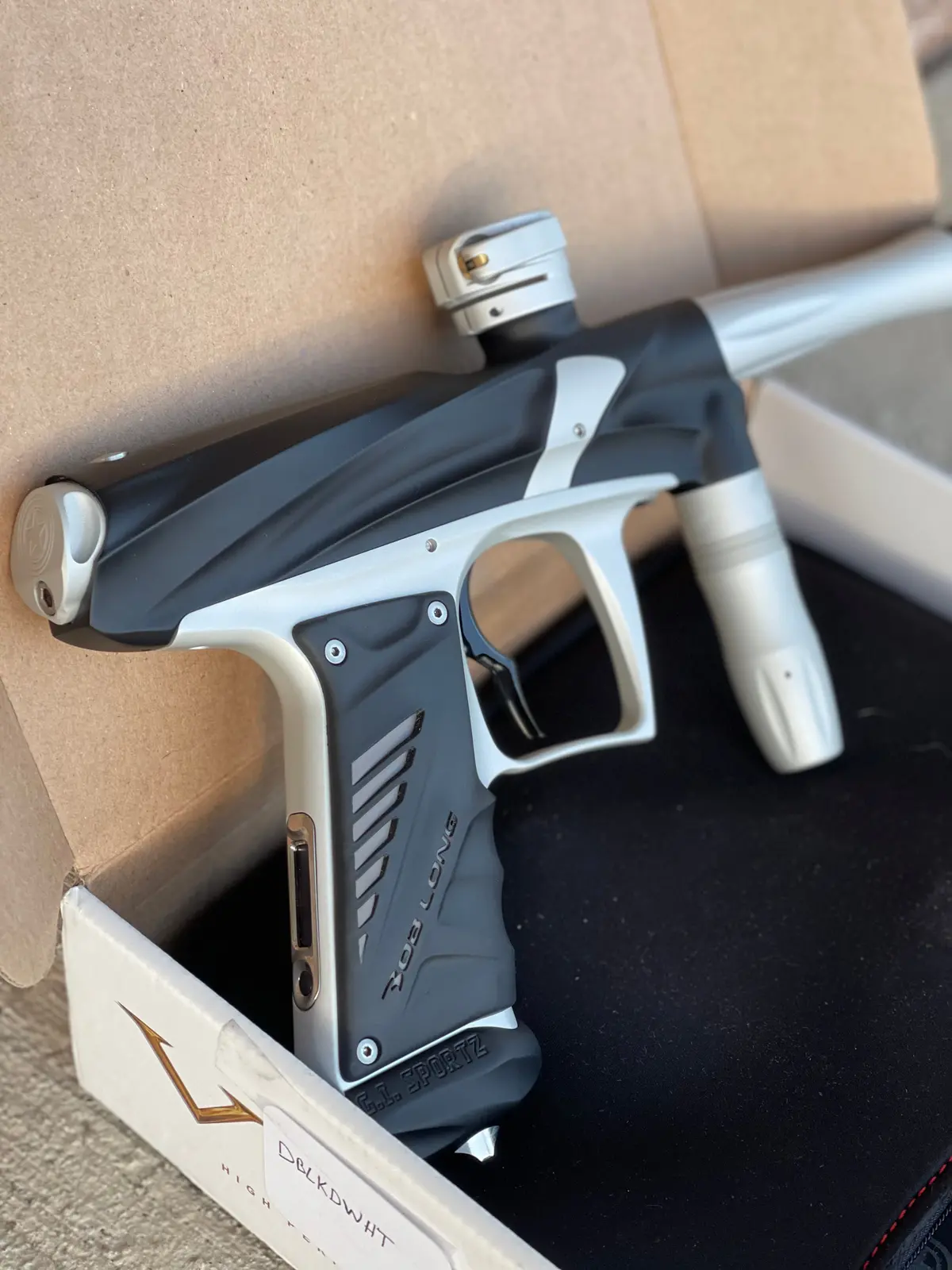 Used Gi Victus Paintball Gun - Dust Black/White 1