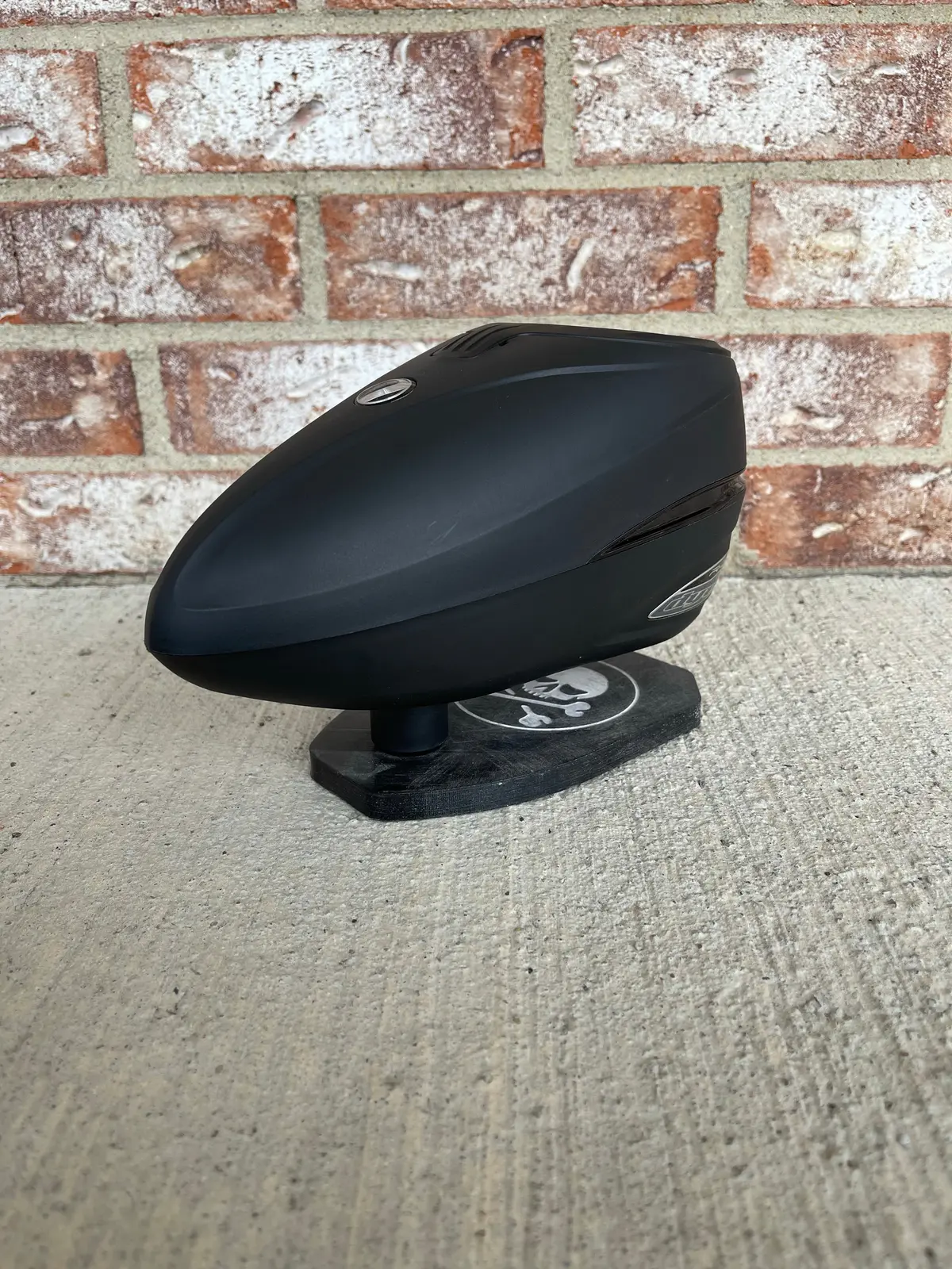 Used Dye R2 Paintball Loader - Black 1