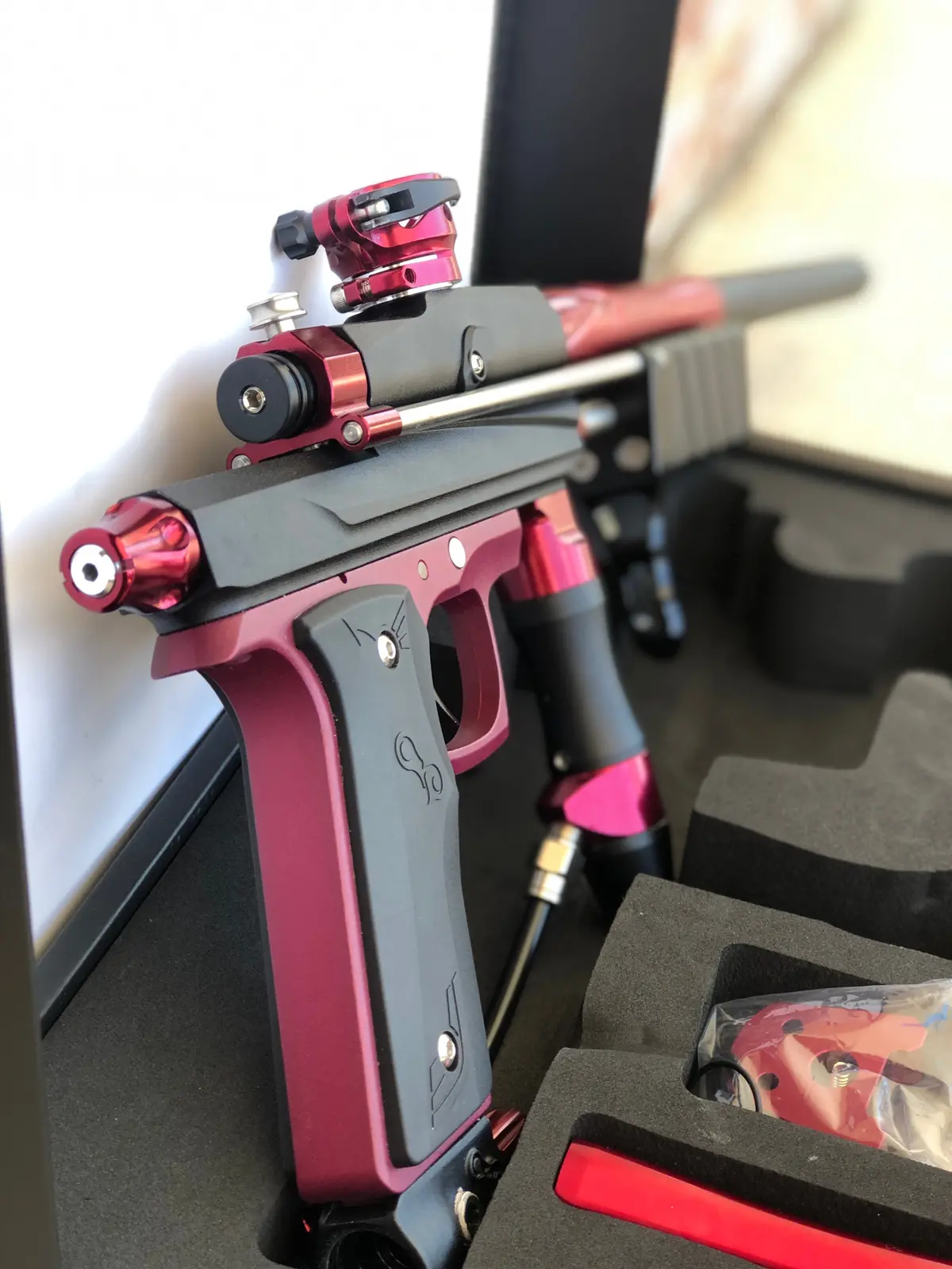 Used Azoding Kp3 Pump Paintball Gun - Black/Polished Red 1