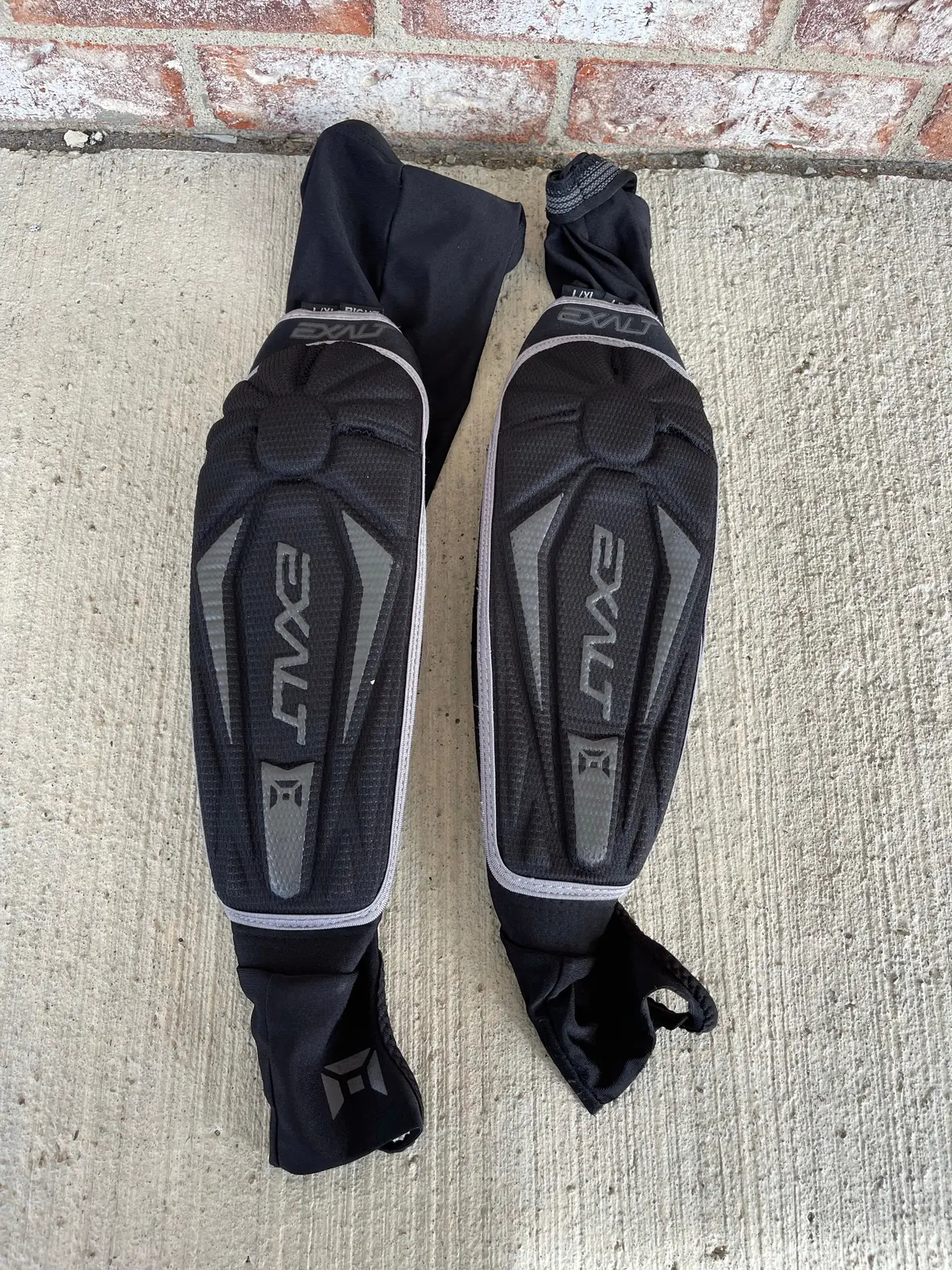 Used Exalt Elbow Pads - L/Xl 1