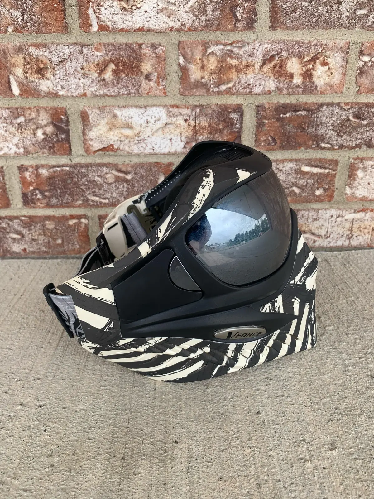 Used V-Force Grill Paintball Mask - Zebra Le W/ Quicksilver Lens 1