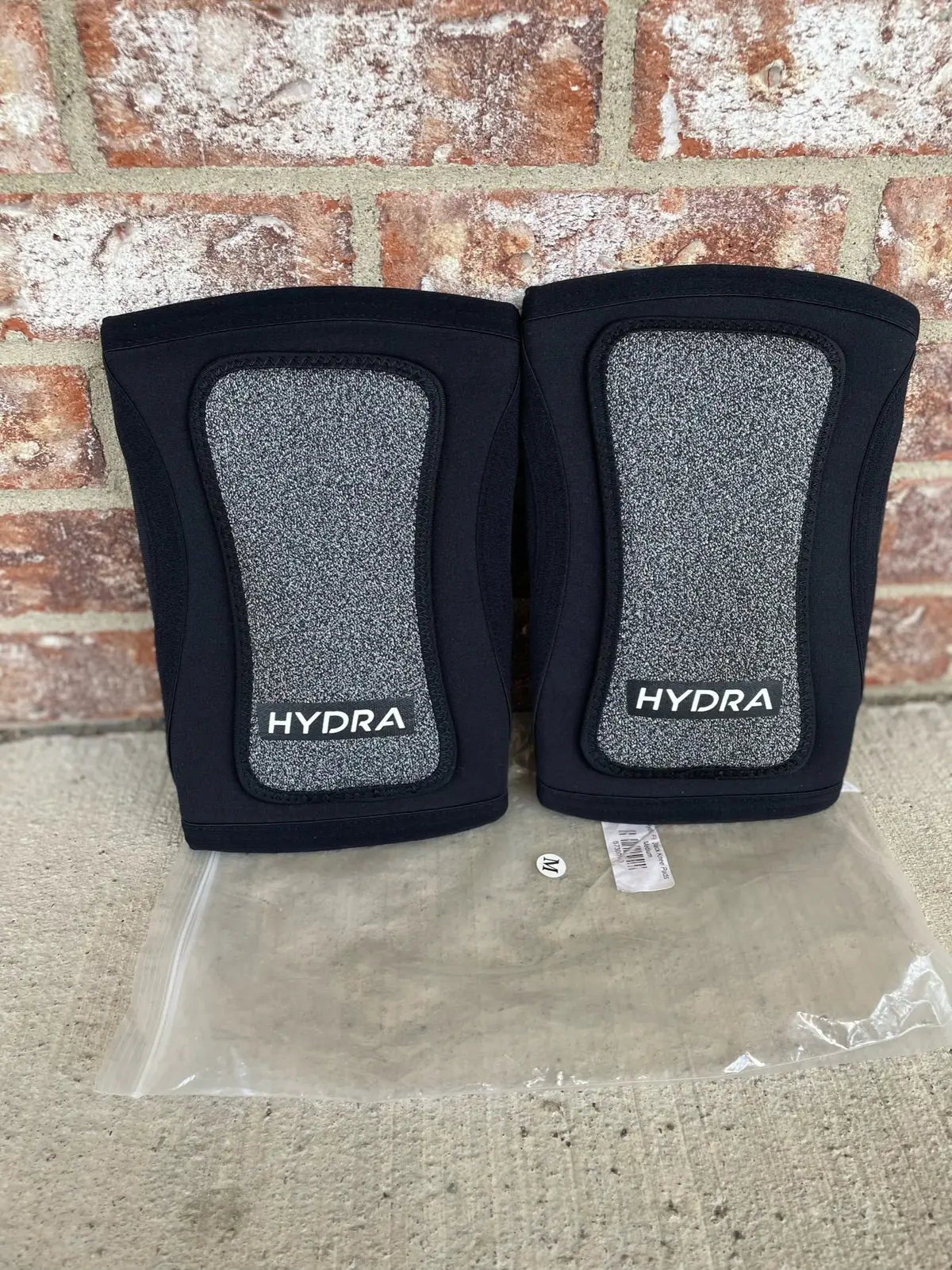 Used Hydra Fit Knee Pads - Medium 1