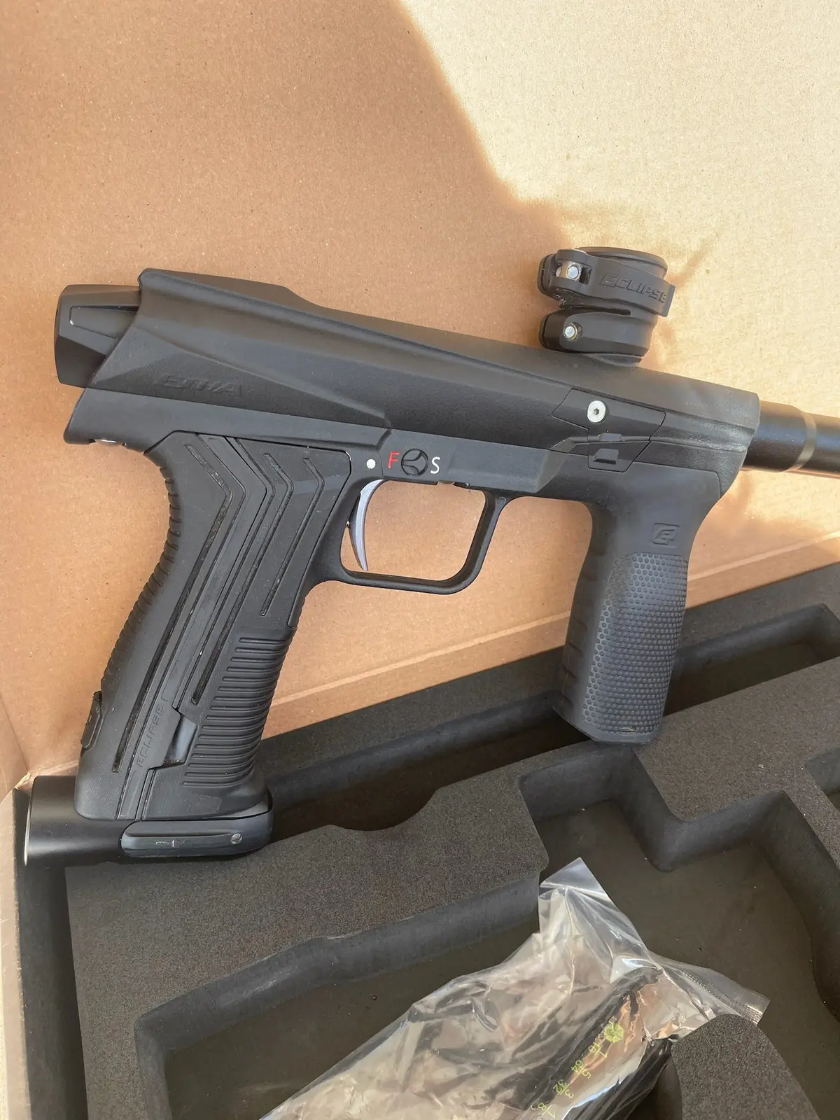 Used Planet Eclipse Emek Paintball Gun (Early Gen) - Black W/ Pops Asa, Fl 3 Way Valve, Fang Trigger 1
