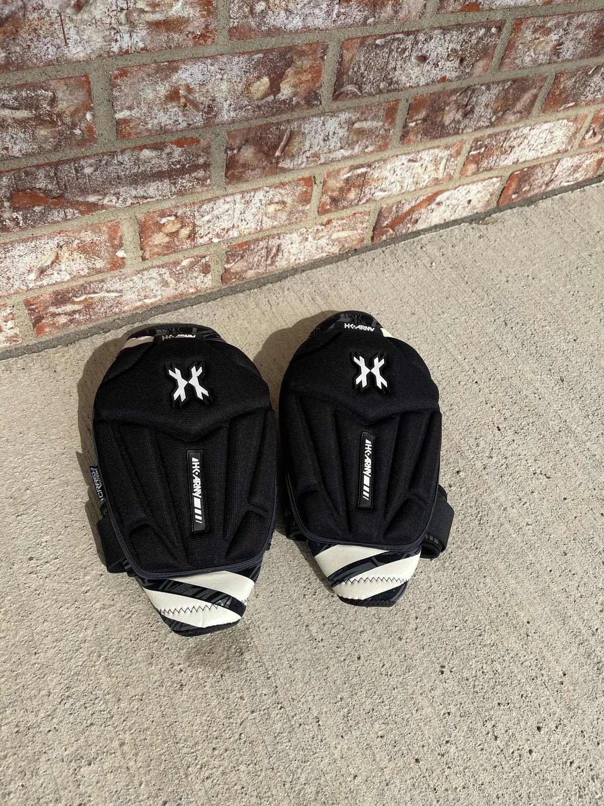 Used Hk Army Knee Pads- Medium 1