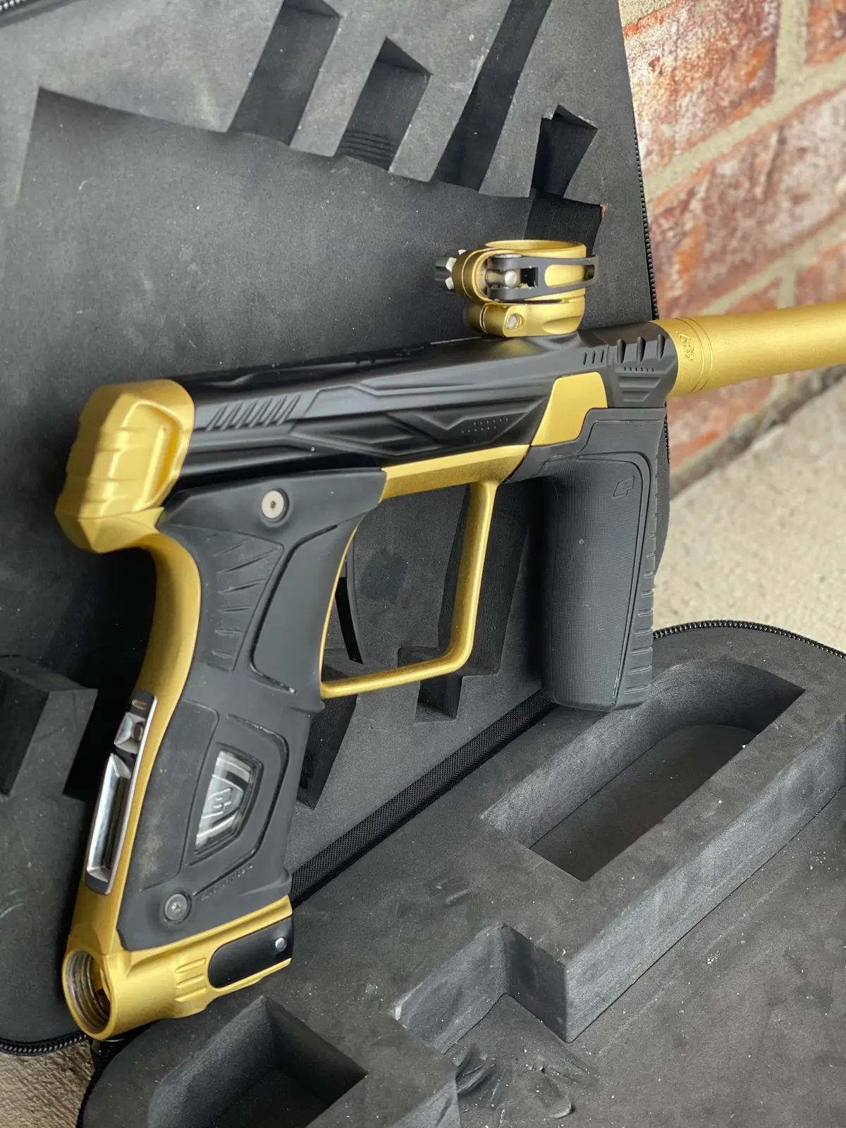 Used Hk Army/Planet Eclipse 170R Paintball Gun - Black / Gold 1