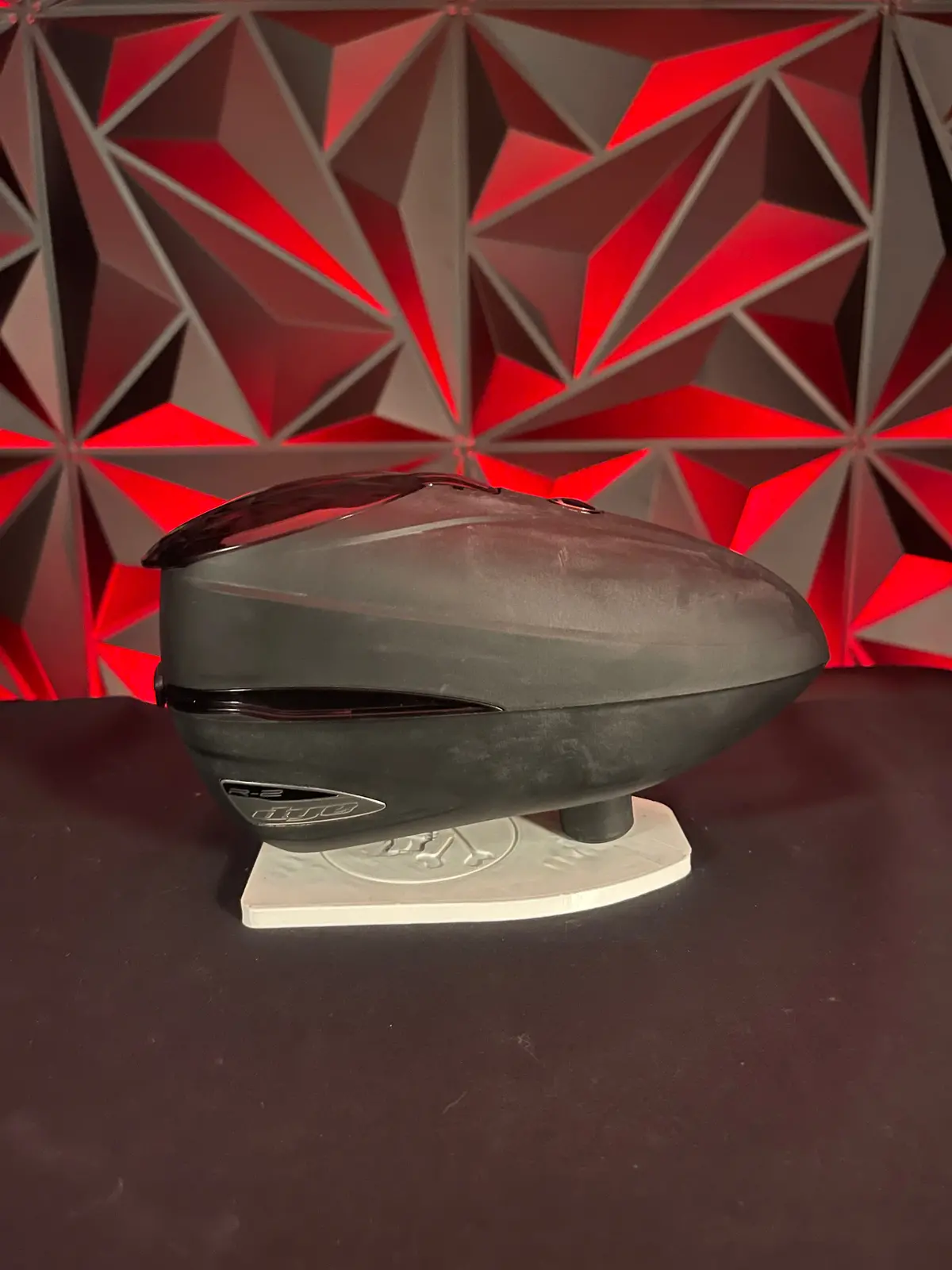 Used Dye R-2 Paintball Loader - Black/Black With Rain Lid 1
