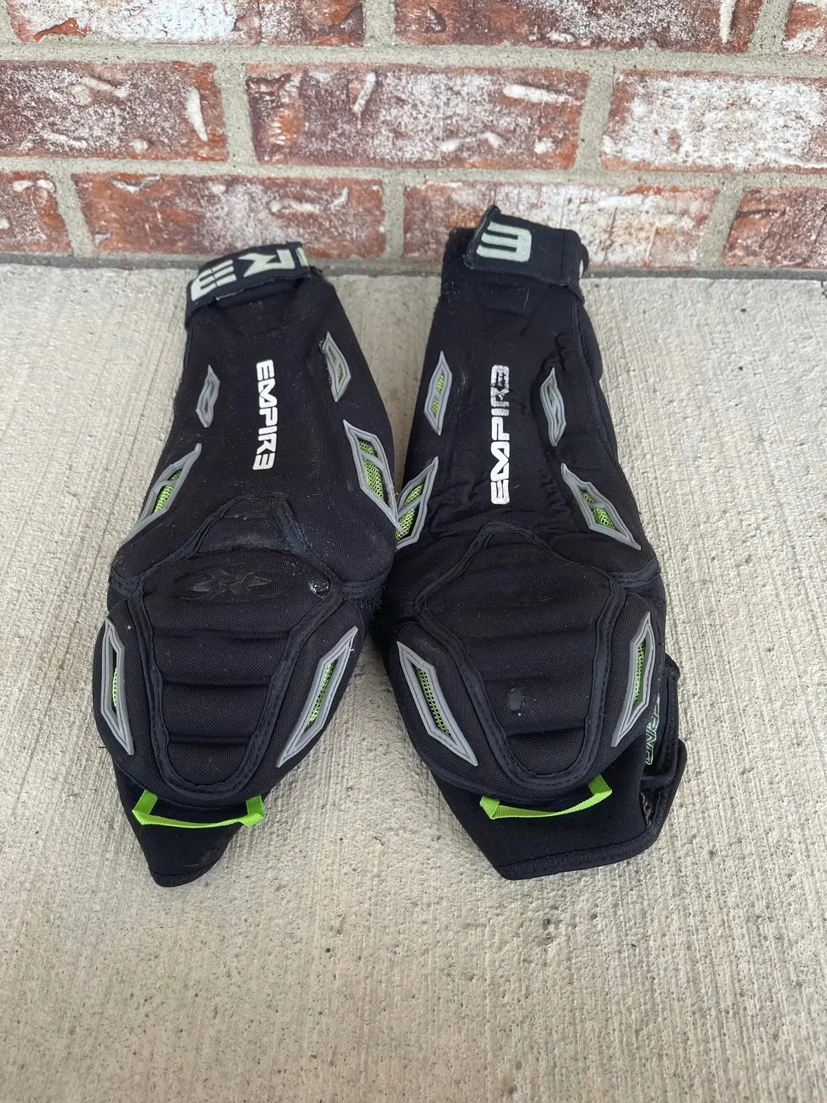 Used Empire Elbow Pads - Large 1