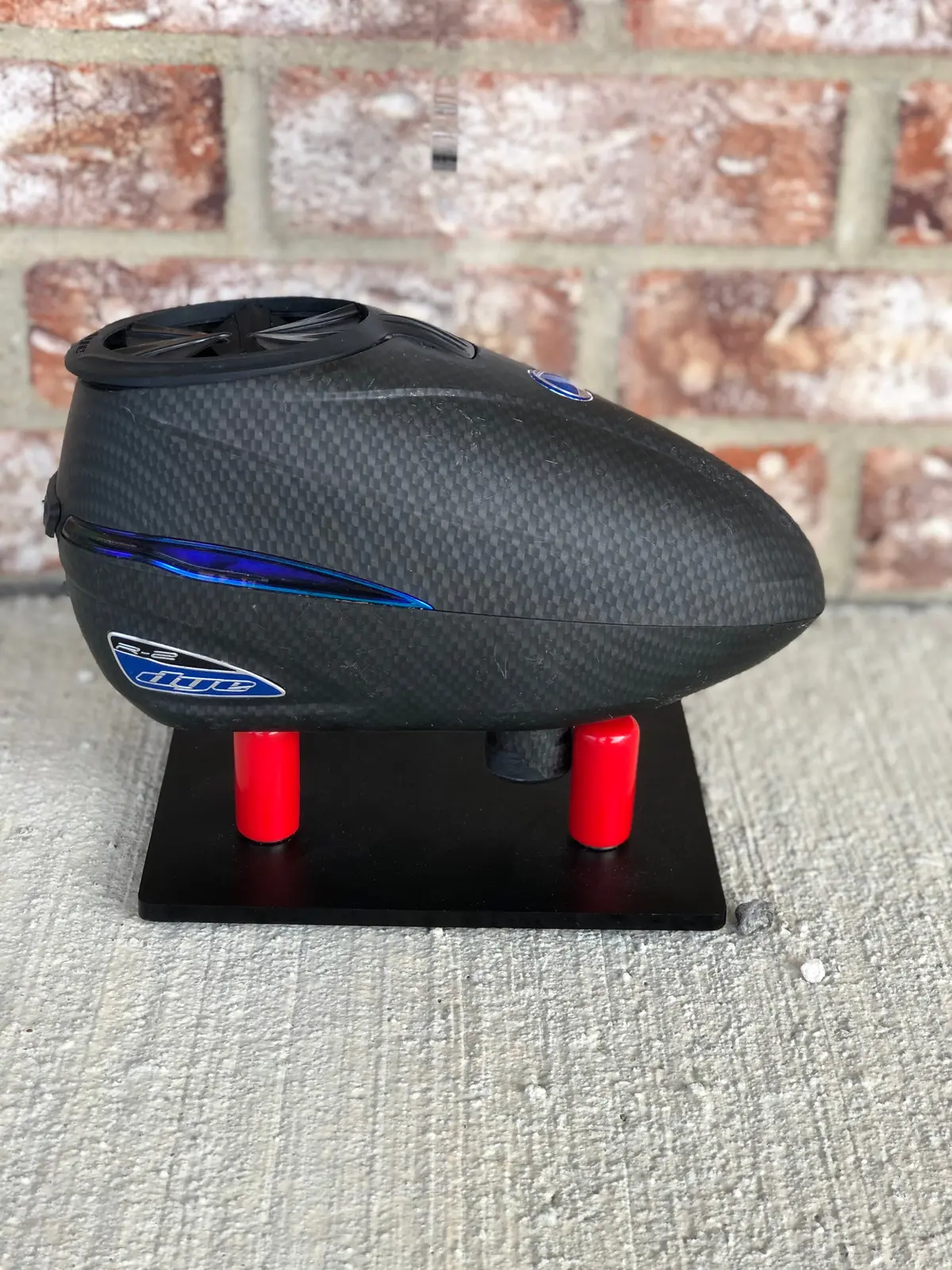 Used Dye R2 Paintball Loader- Carbon W/ Blue 1