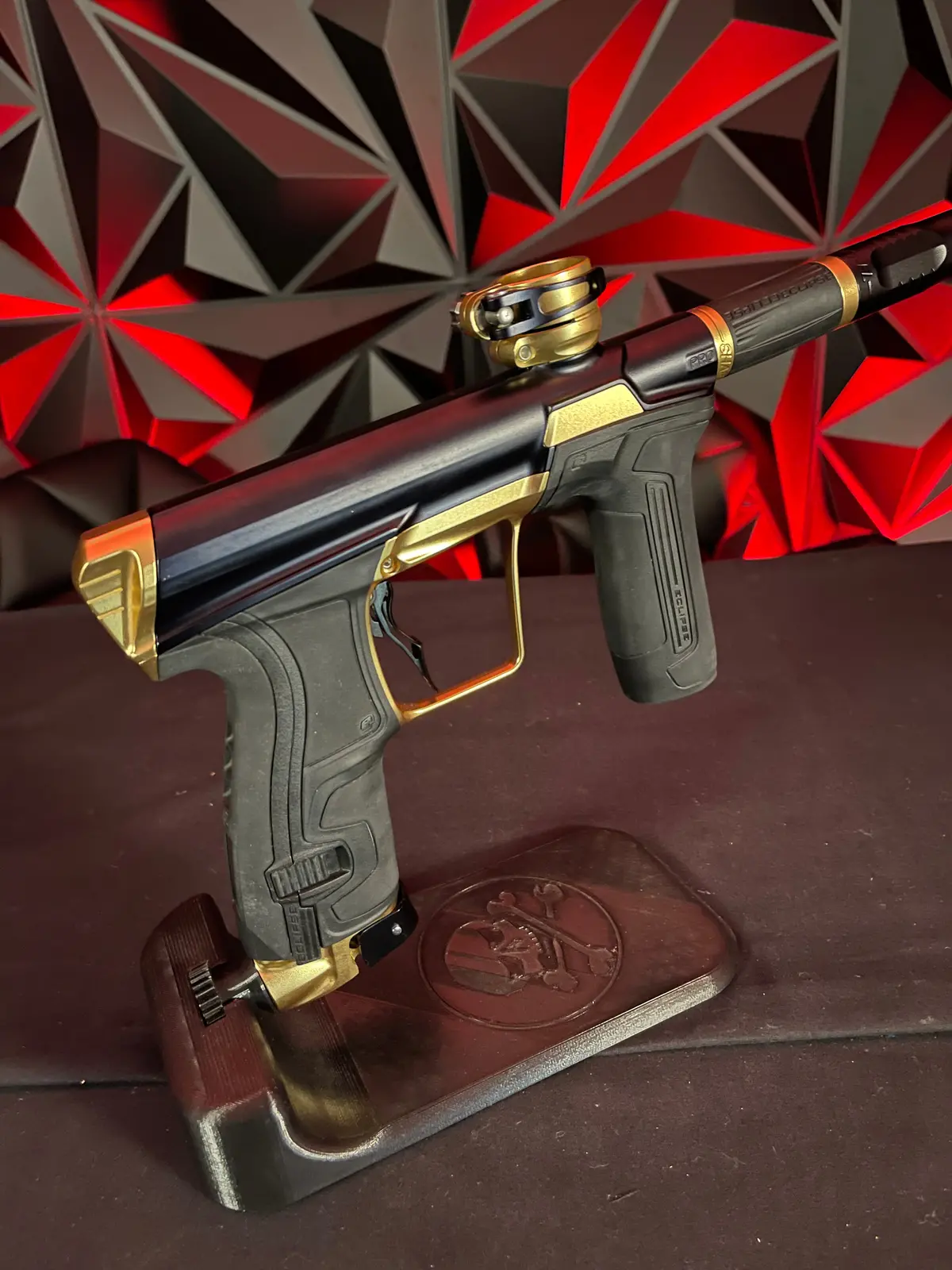 Used Planet Eclipse Cs2 Pro Paintball Gun - Black / Gold W/ 3 Fl Backs And Infamous Deuce Trigger 1