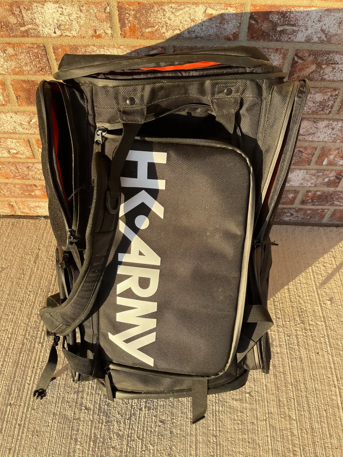 Used Hk Army Expand Backpack - Stealth 35L 1
